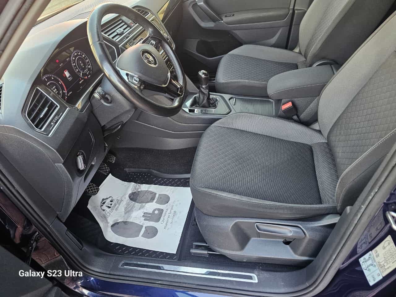 Volkswagen Tiguan SE R-LINE Black