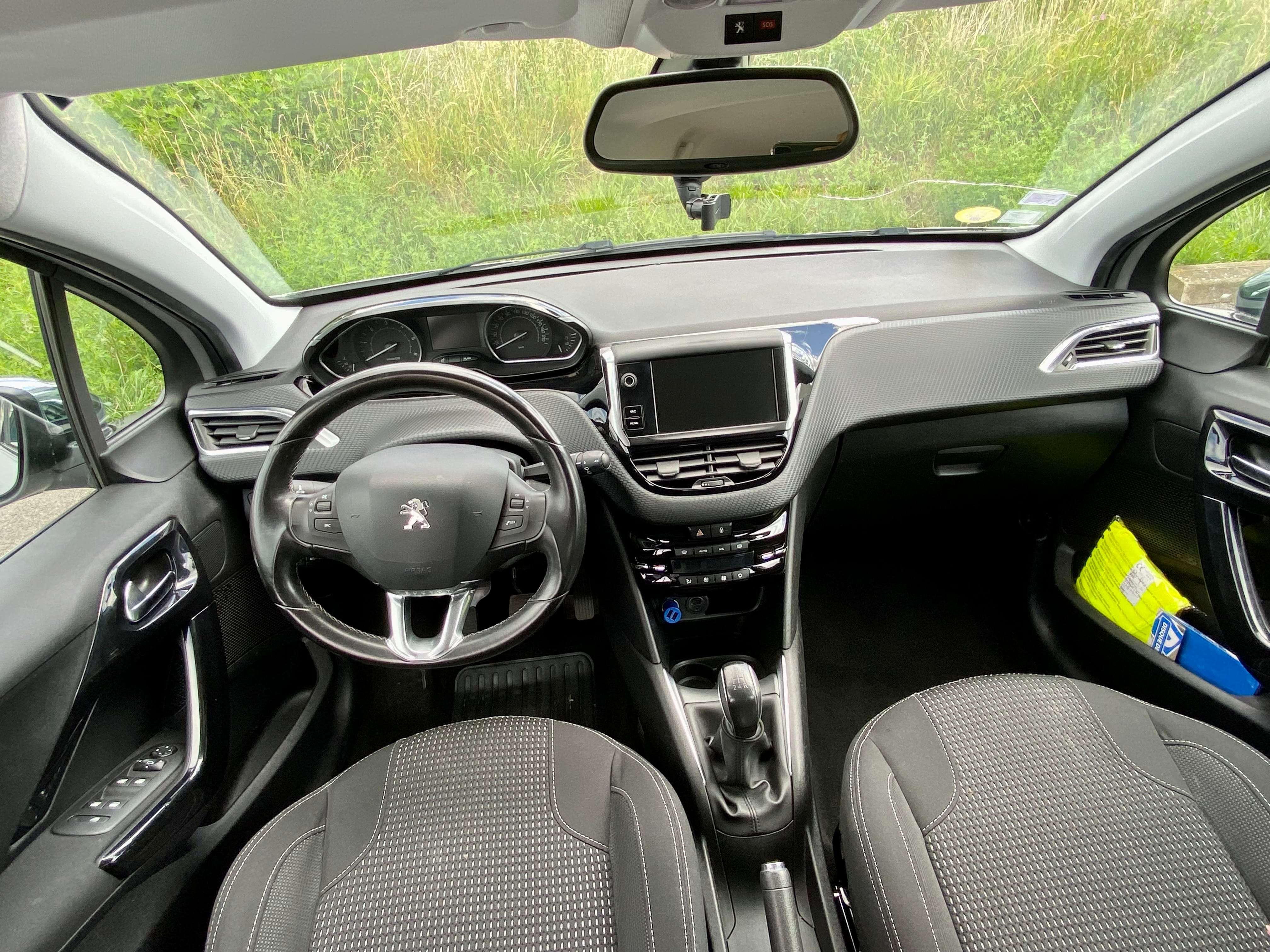 Peugeot 208 Allure avec Régulateur de vitesse
