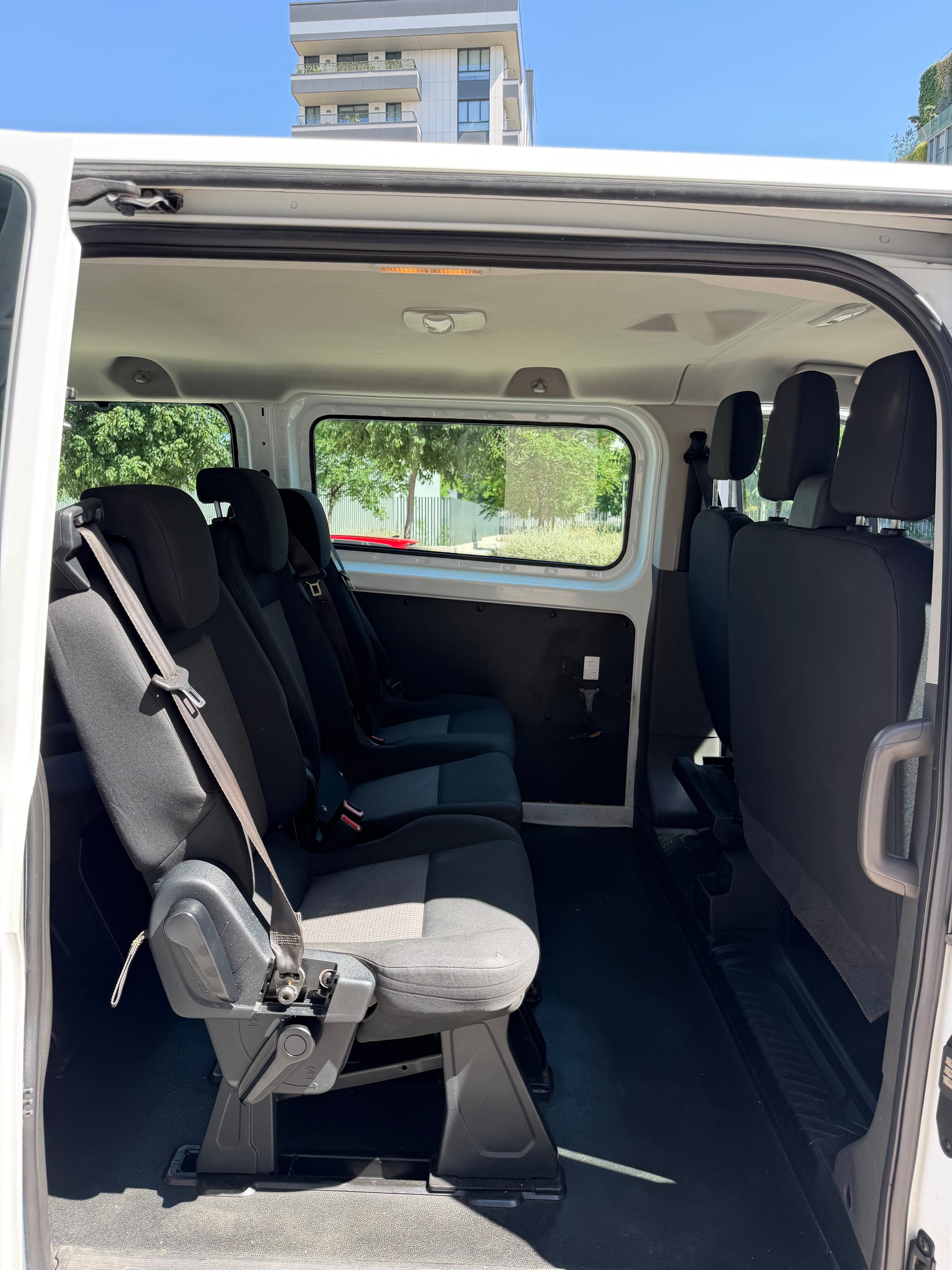 Ford Transit Custom Kombi con Puertos de carga USB