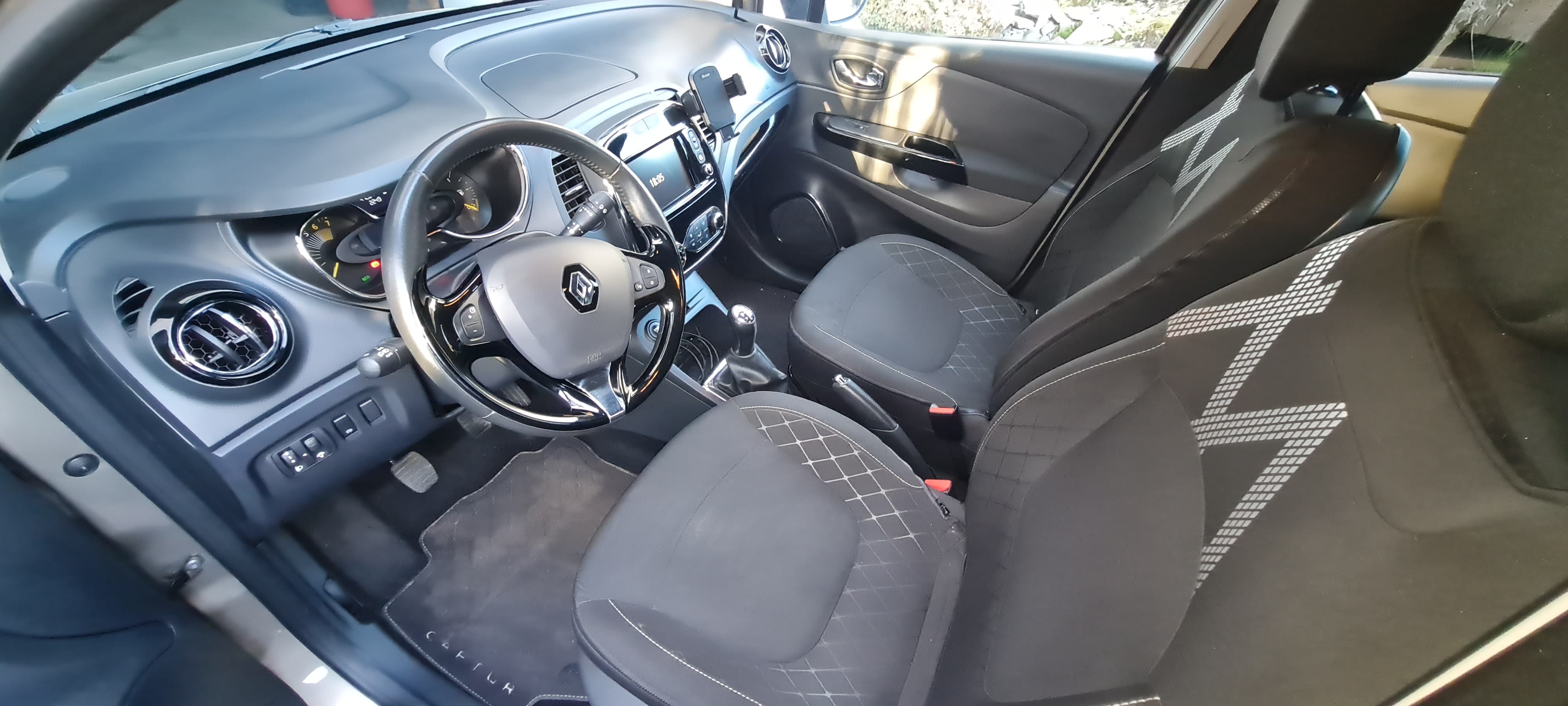 Renault Captur 90ch essence avec Pneus neige