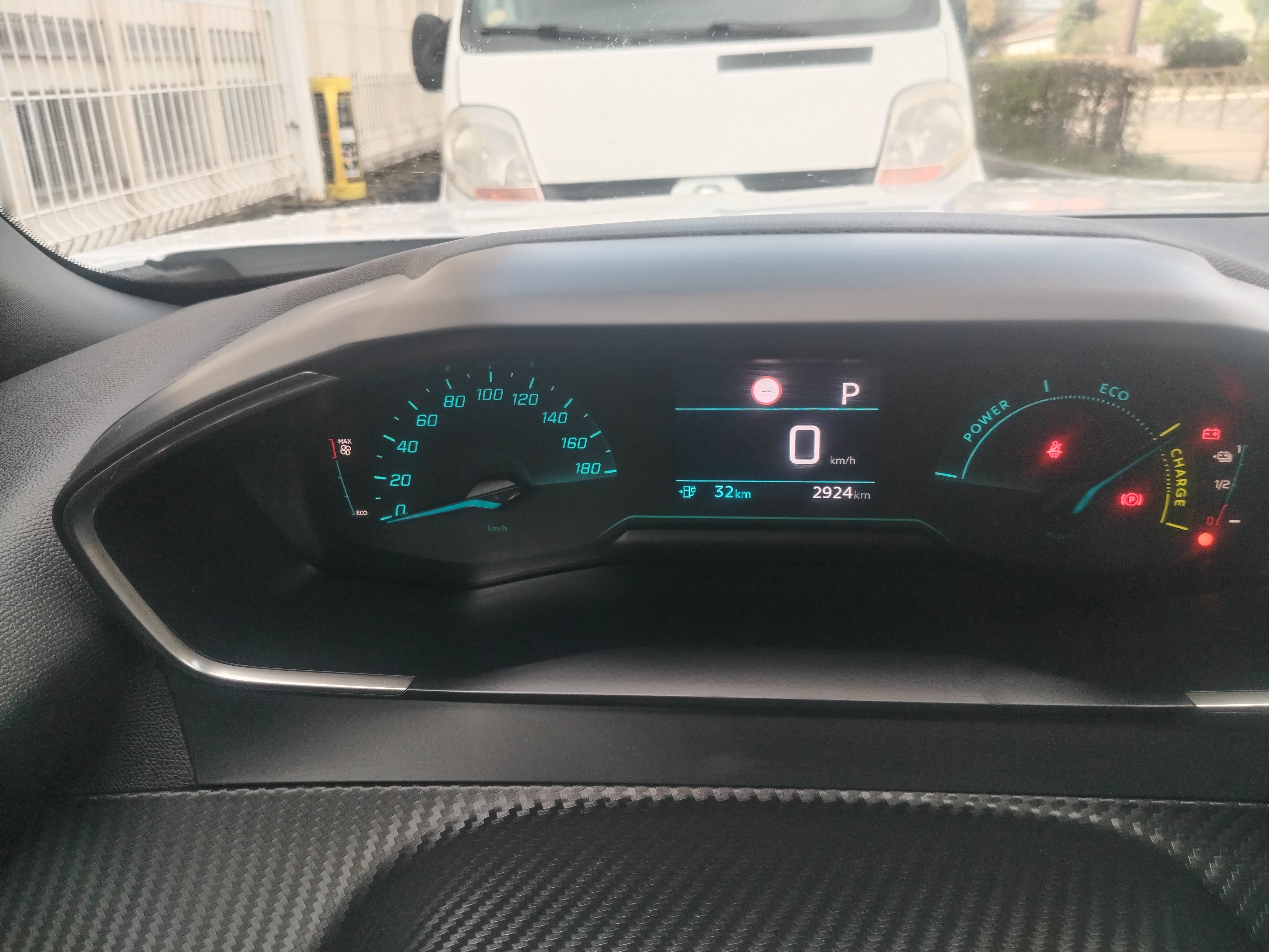 Peugeot e-2008 avec Régulateur de vitesse