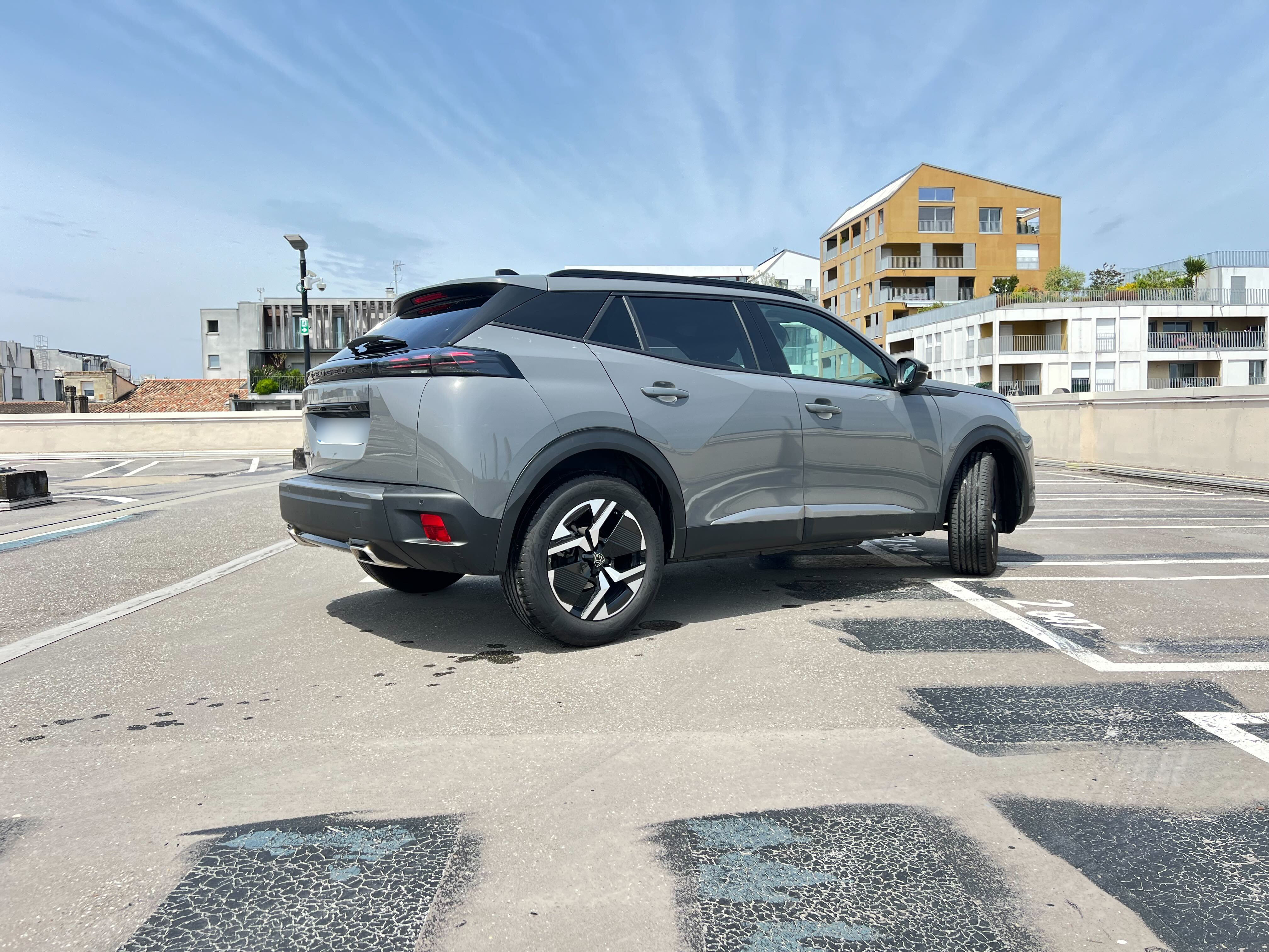 Peugeot 2008 with GPS