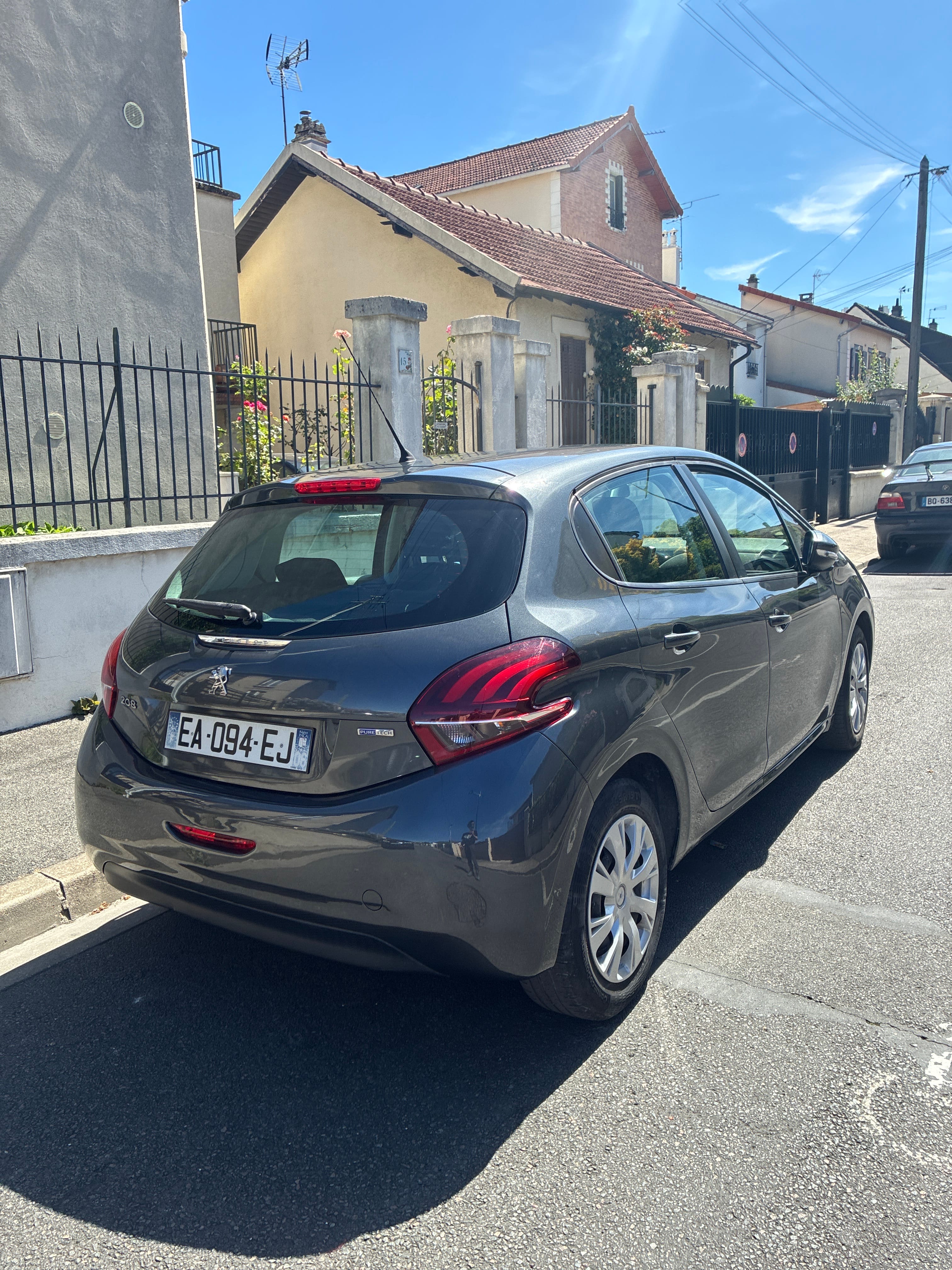 Peugeot 208 1.2 86cv avec Régulateur de vitesse