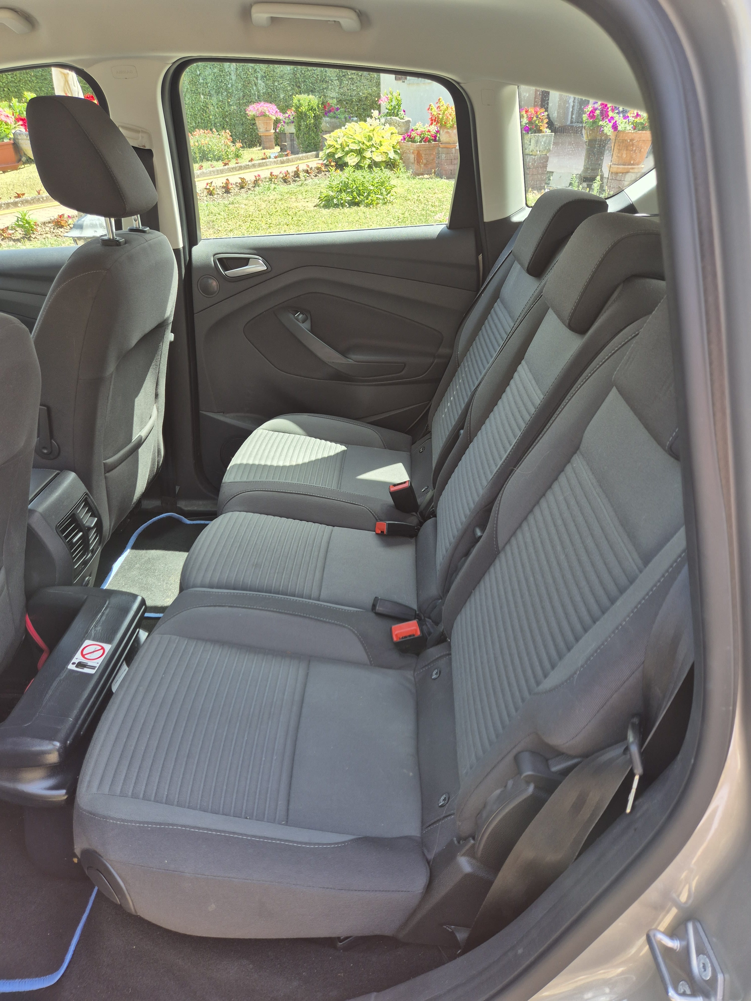 Ford C-Max avec Entrée audio / iPod