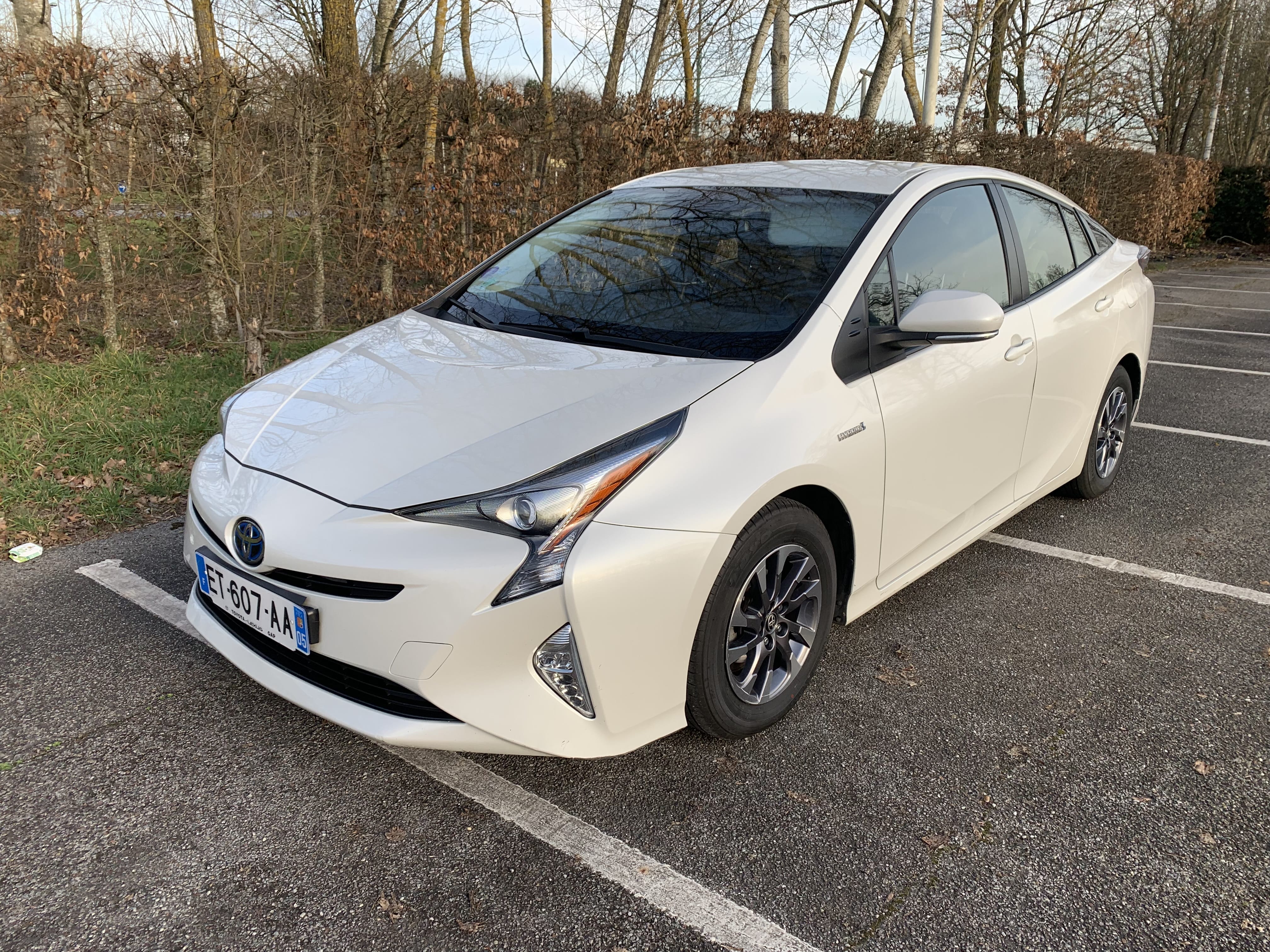 Toyota Prius, 2017, Essence 98 / Électrique (hybride), automatique