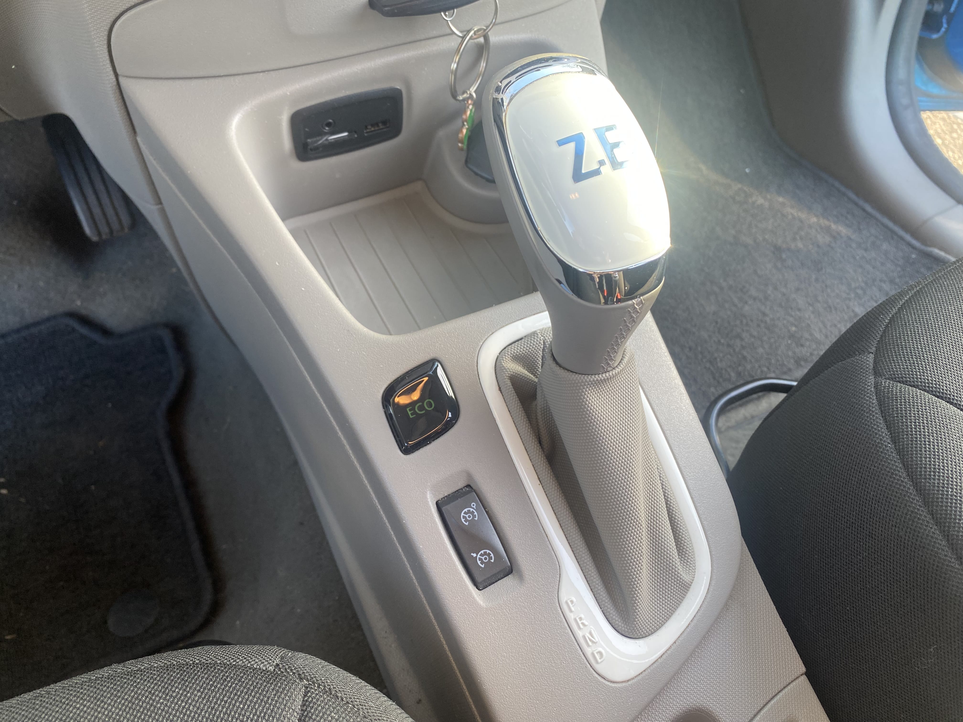 Renault ZOE Zen – Autonomie Urbaine 41 kW – 100 % électrique, stationnement gratuit avec Entrée audio / iPod