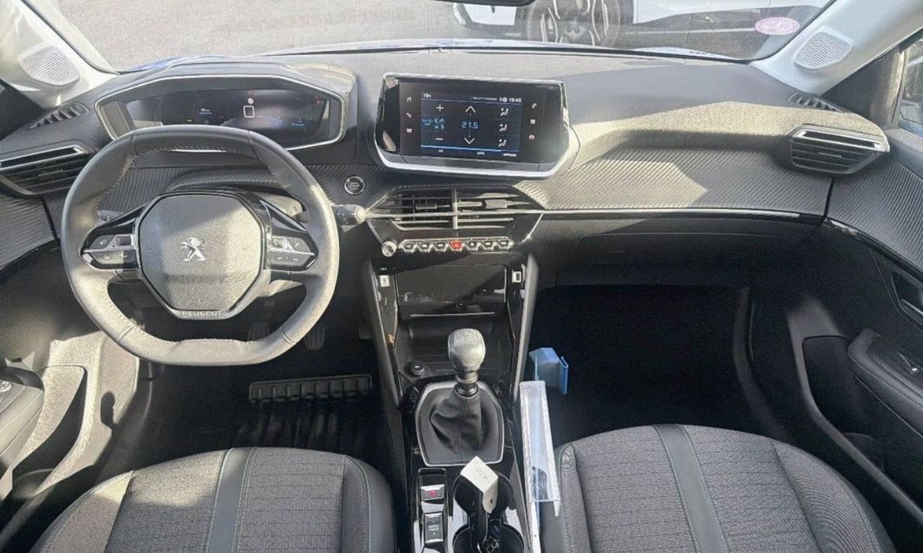 Peugeot 208 avec GPS