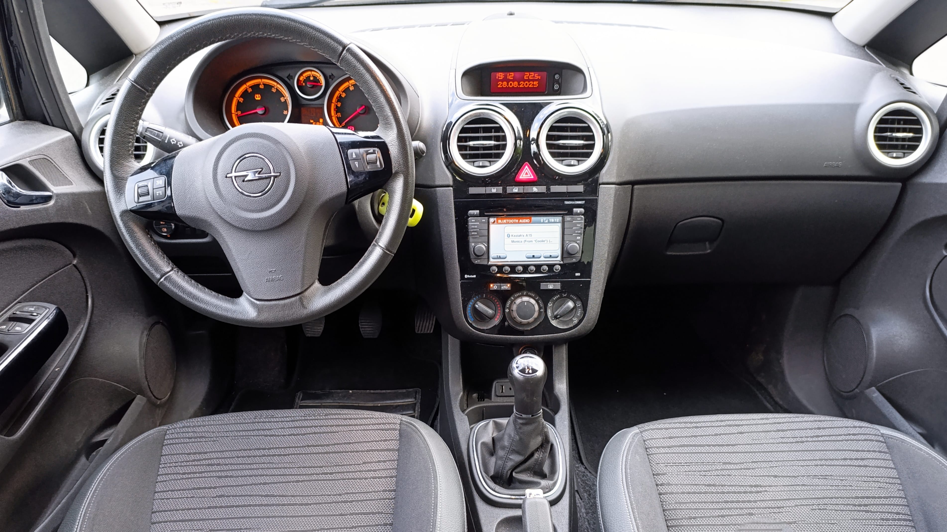 Opel Corsa avec Régulateur de vitesse
