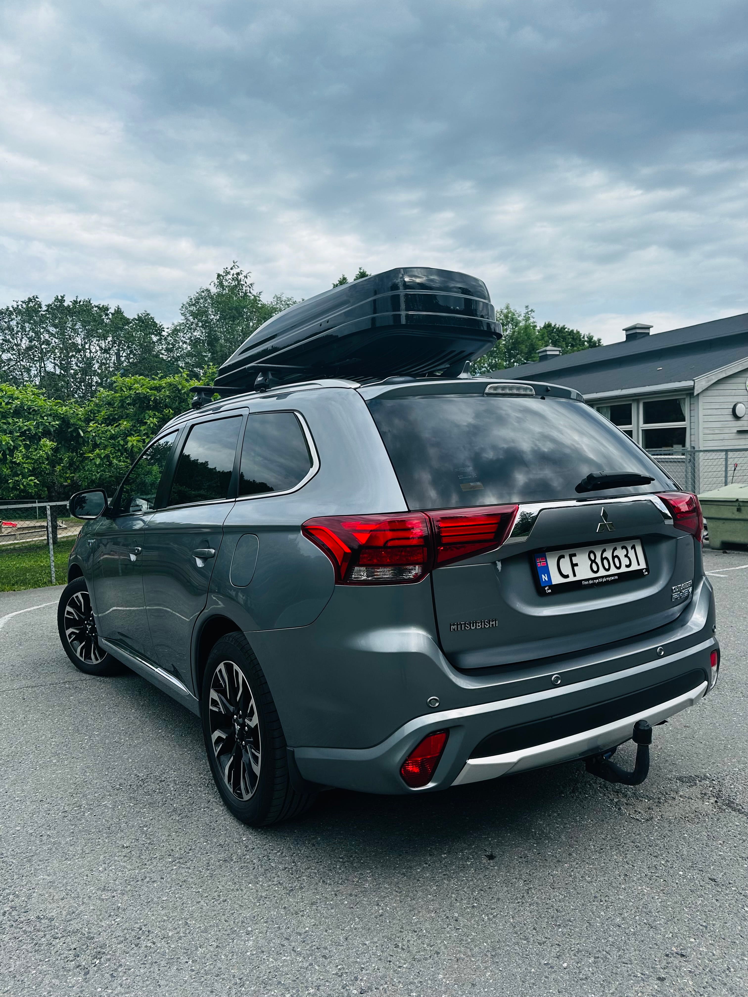 Mitsubishi Outlander PHEV GT med Ryggekamera