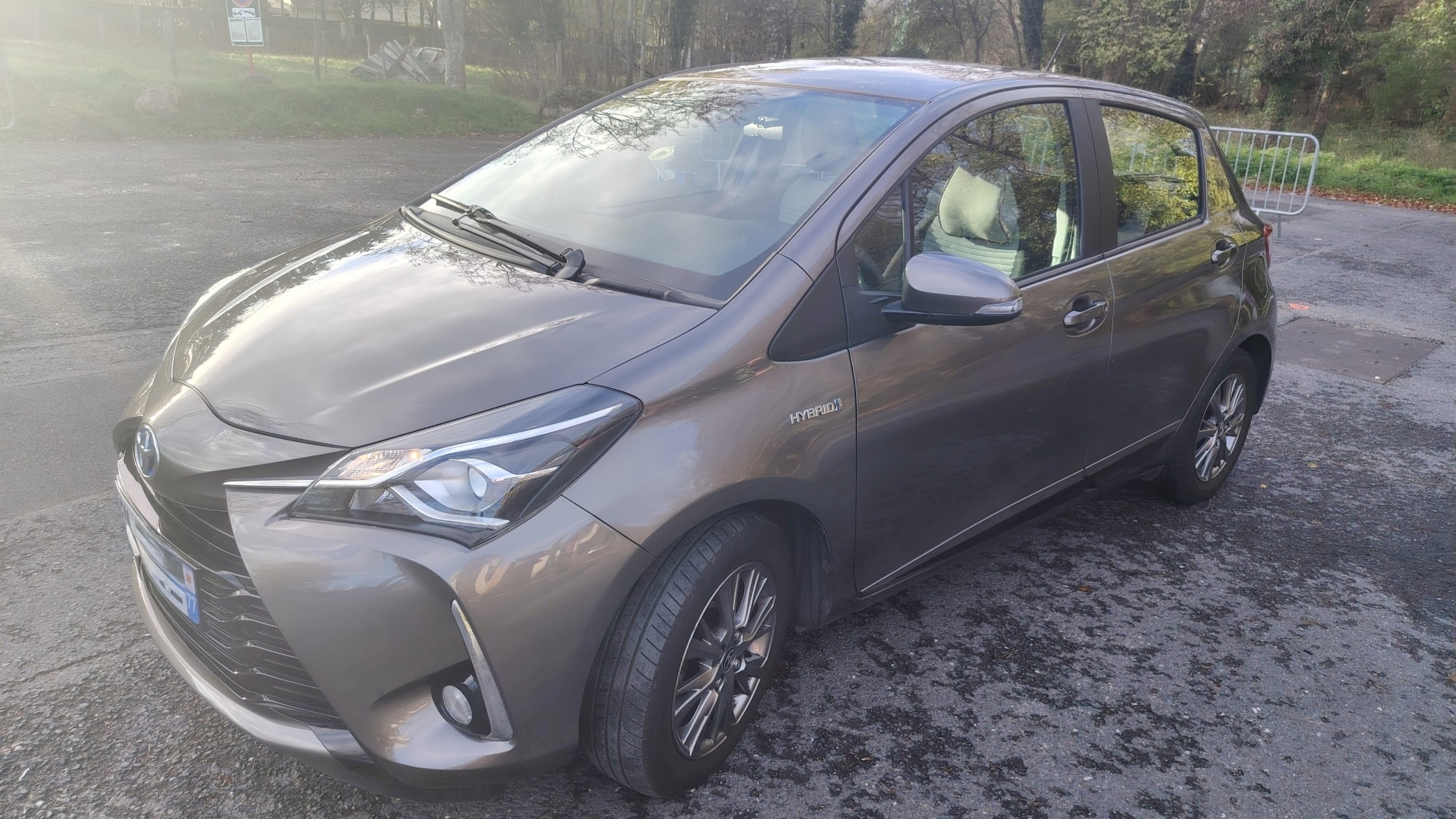 Toyota Yaris Hybride, 2020, Essence 95 / Électrique (hybride), automatique
