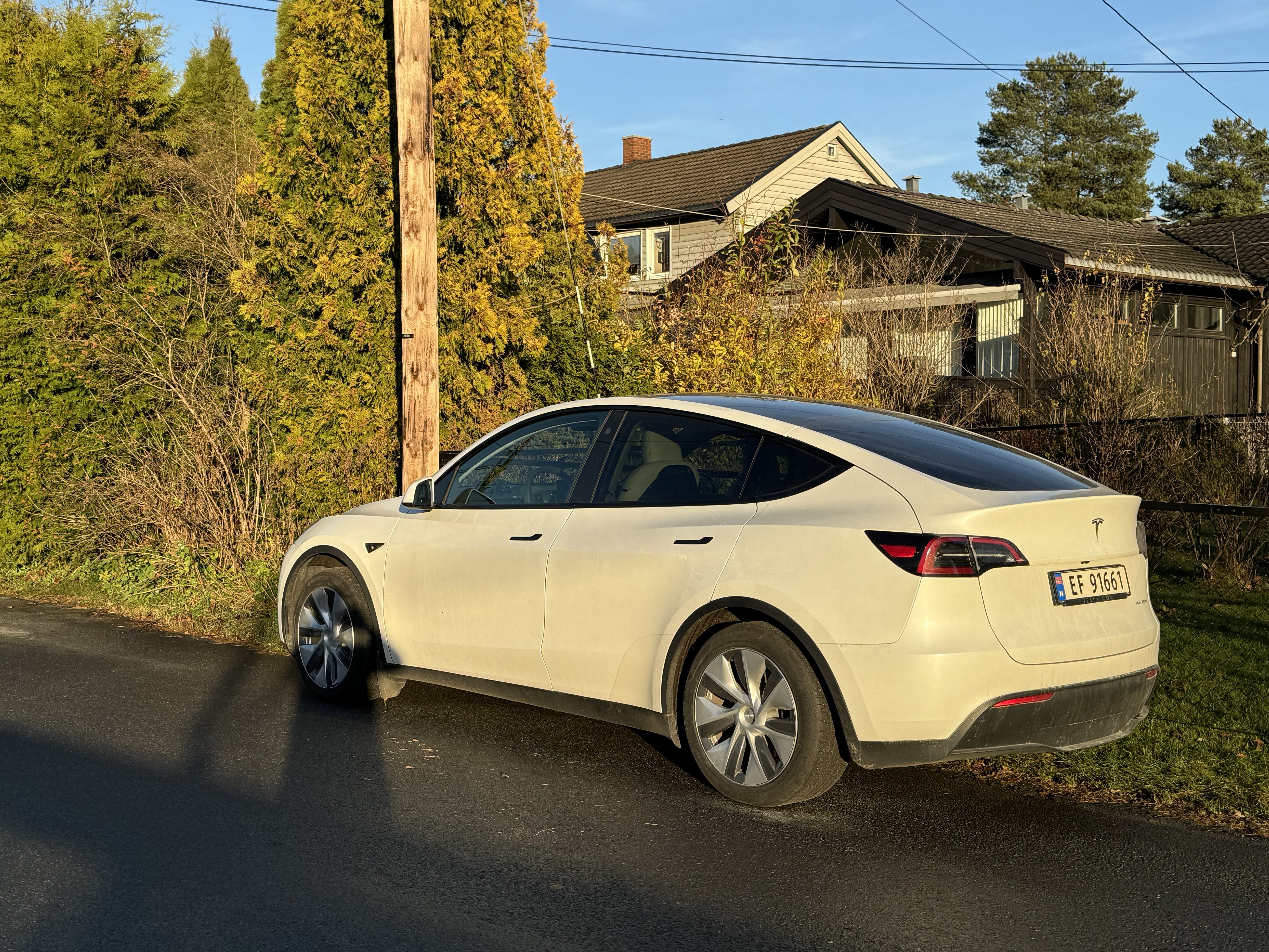 Tesla Model Y Long Range med GPS