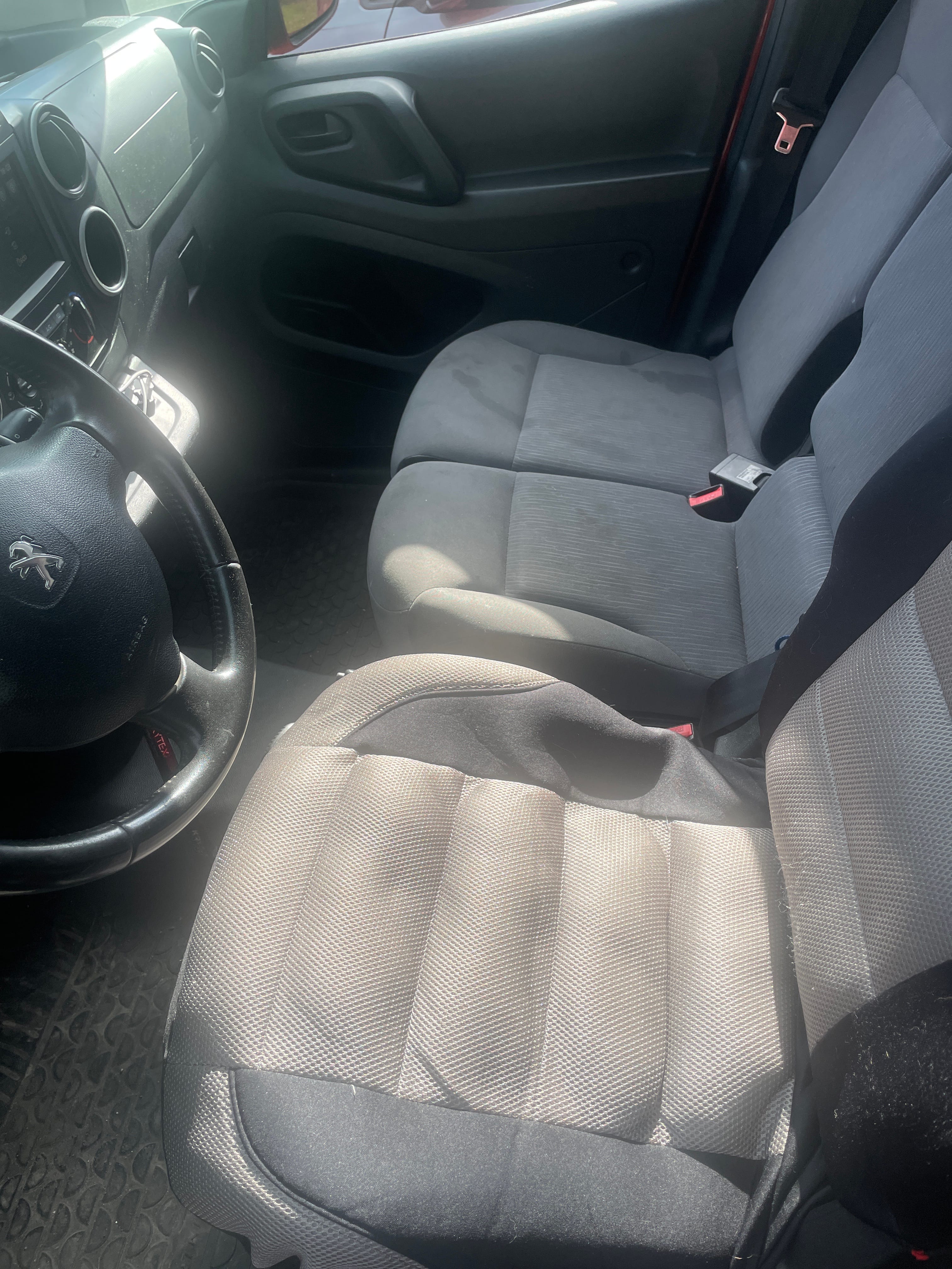 Peugeot Partner med Bluetooth audio
