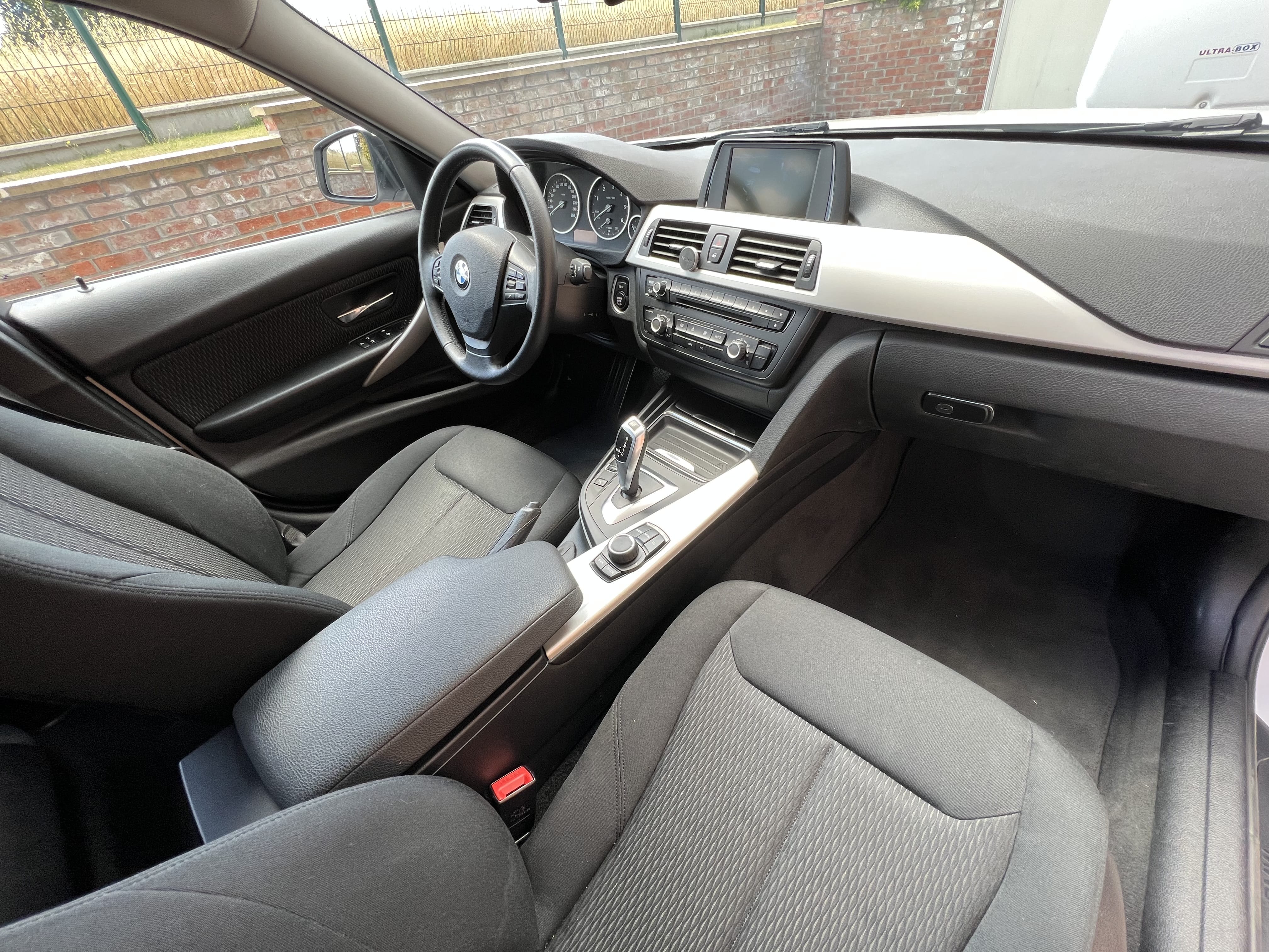 BMW Série 3 avec Audio Bluetooth