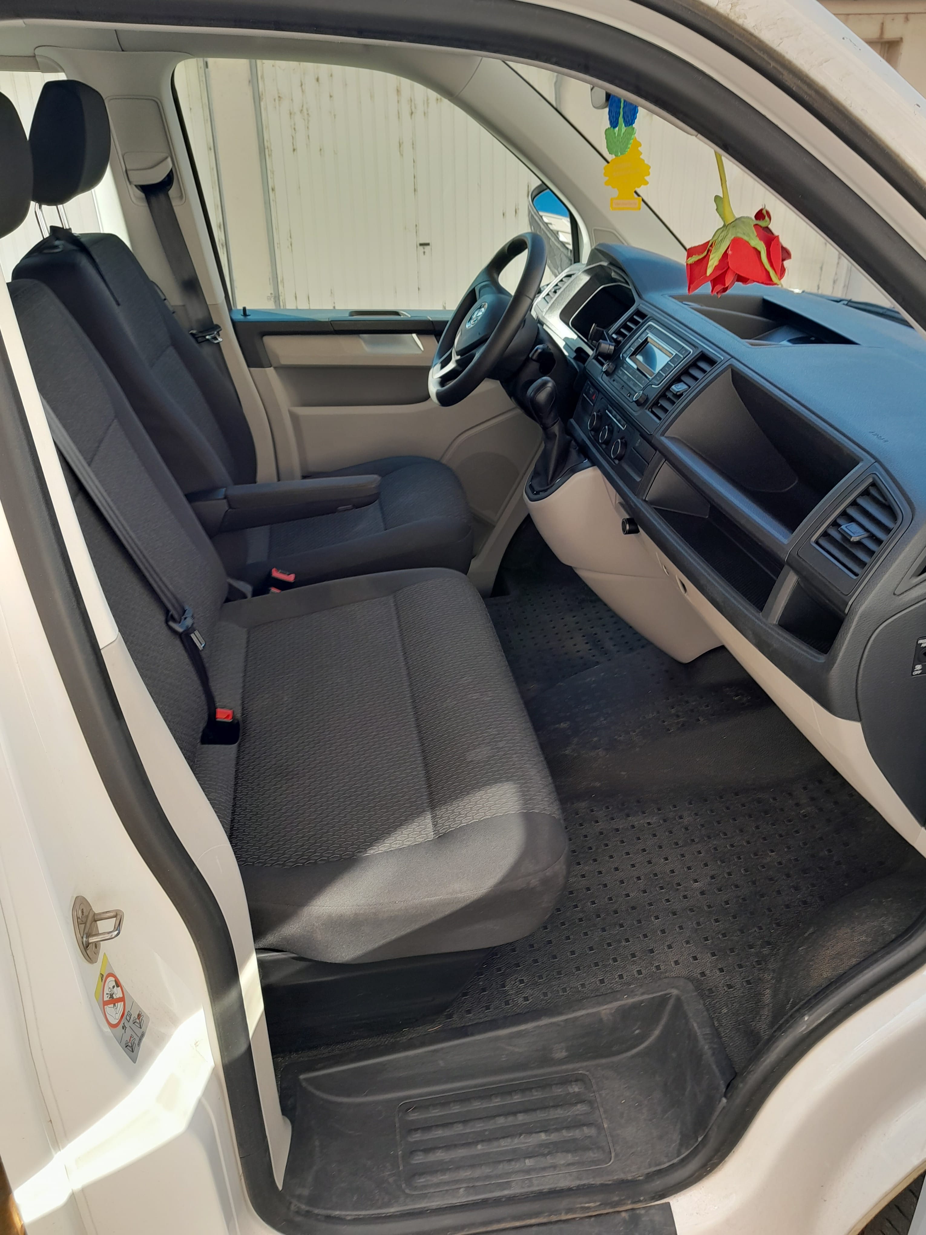 Volkswagen Caravelle avec Porte-vélos