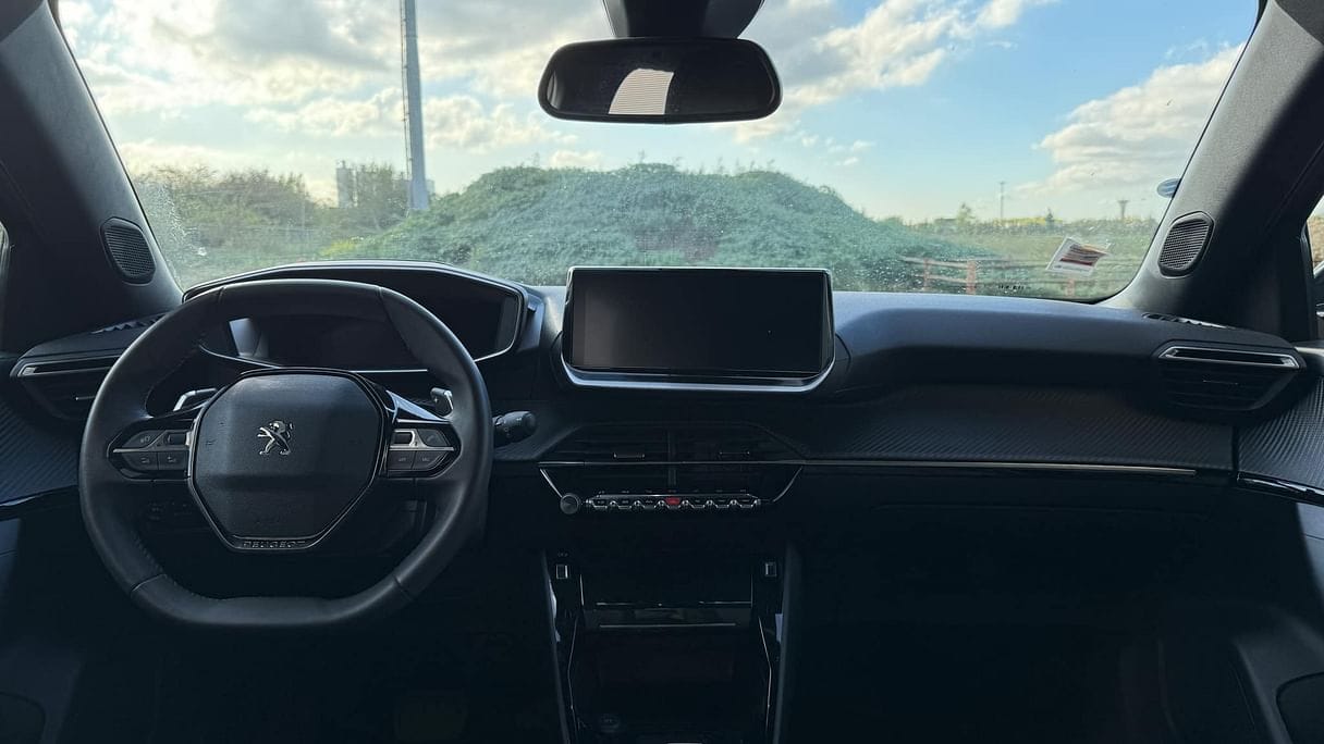 Peugeot 208 avec GPS