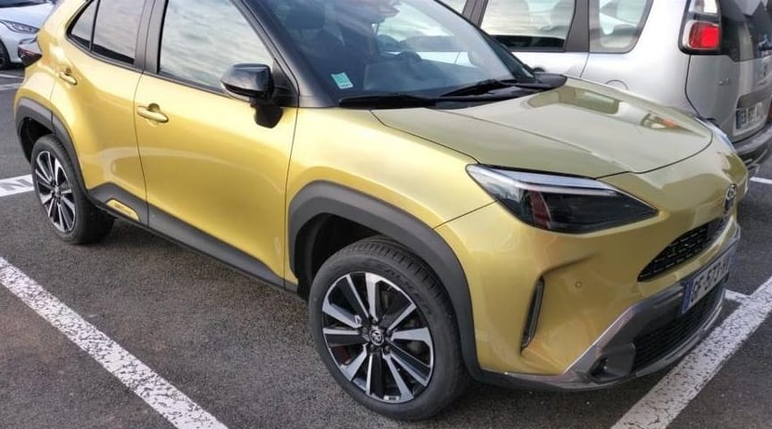 Toyota Yaris Cross Hybrid, 2022, Essence 98 / Électrique (hybride), automatique