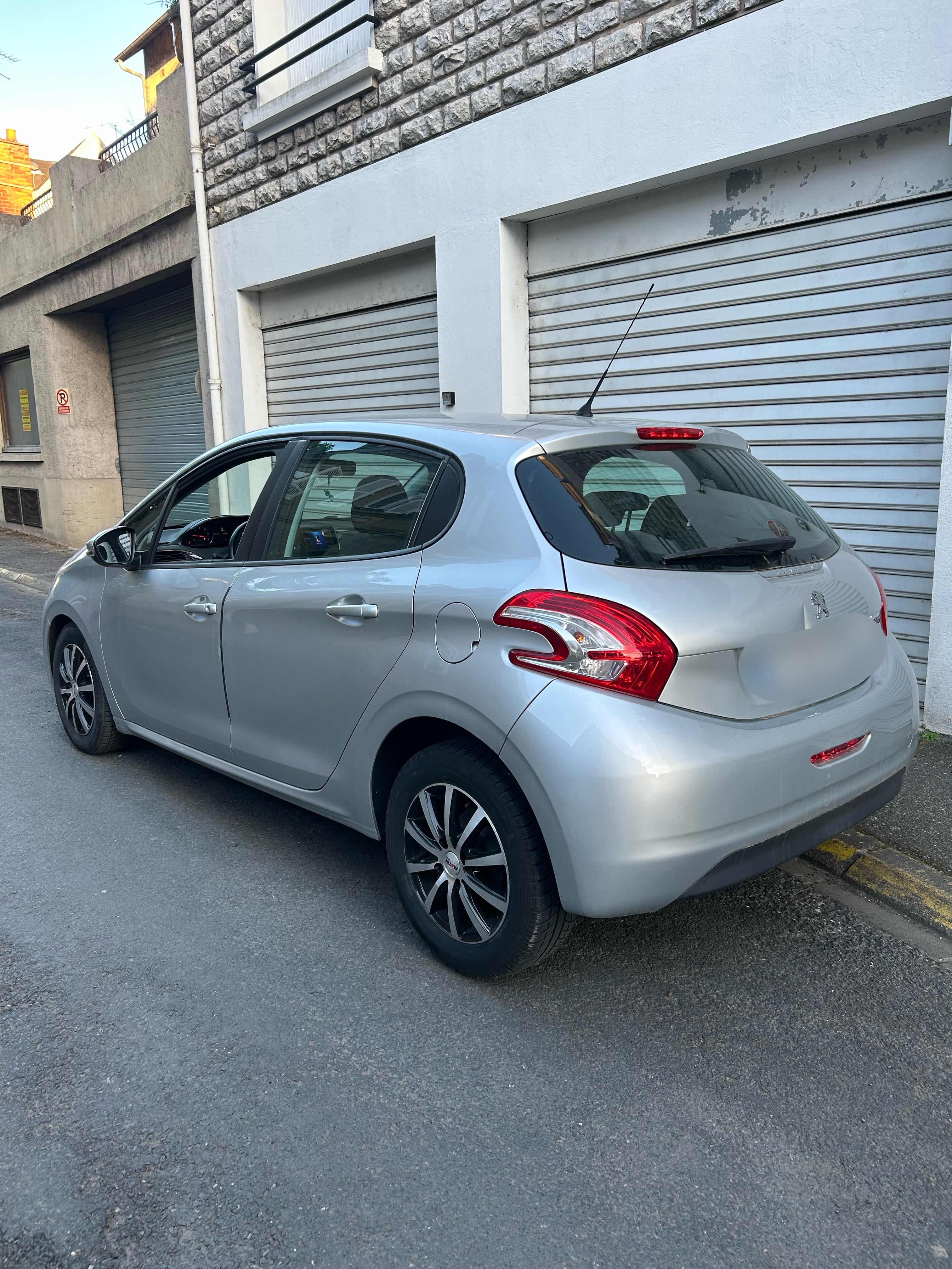 Peugeot 208 avec Climatisation
