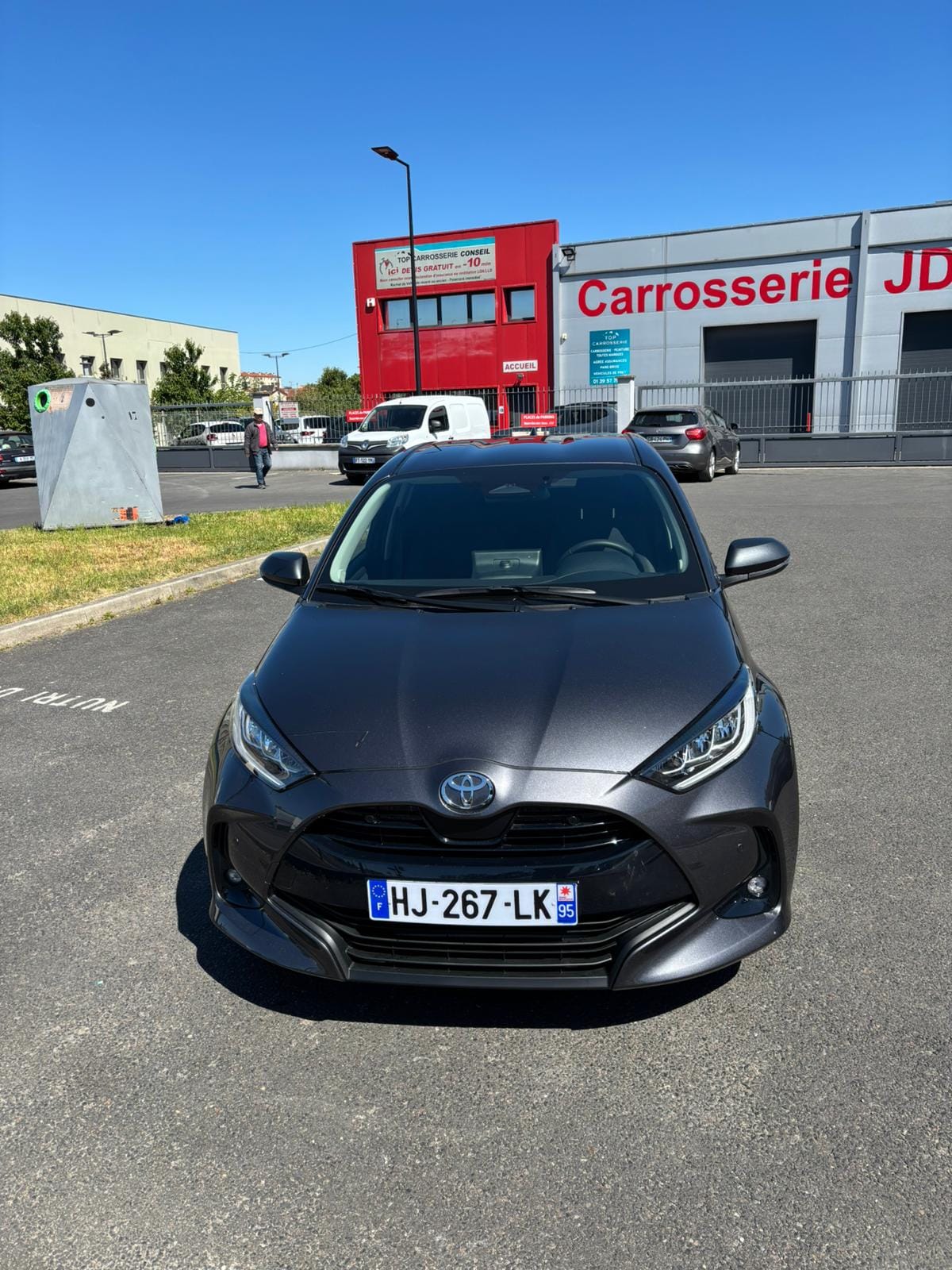 Toyota Yaris Hybride, 2026, Essence 98 / Electric (hybrid), automatic