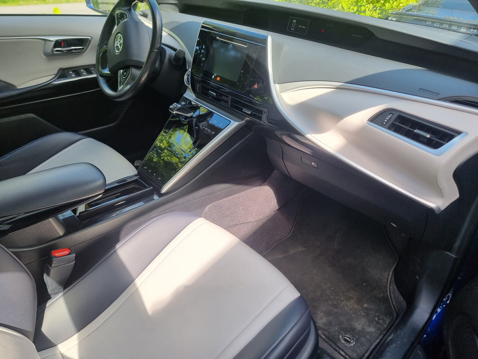 Toyota Mirai med Lydinngang