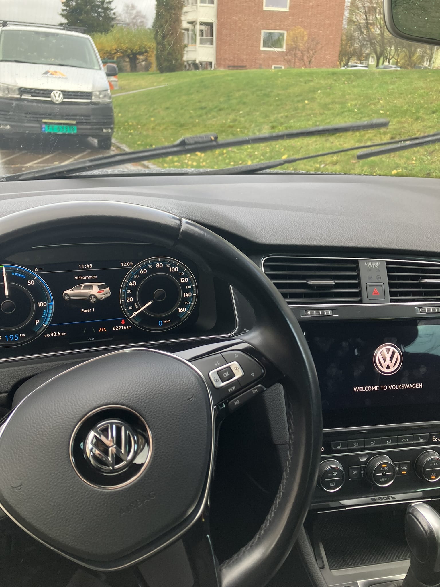 Volkswagen e-Golf with GPS