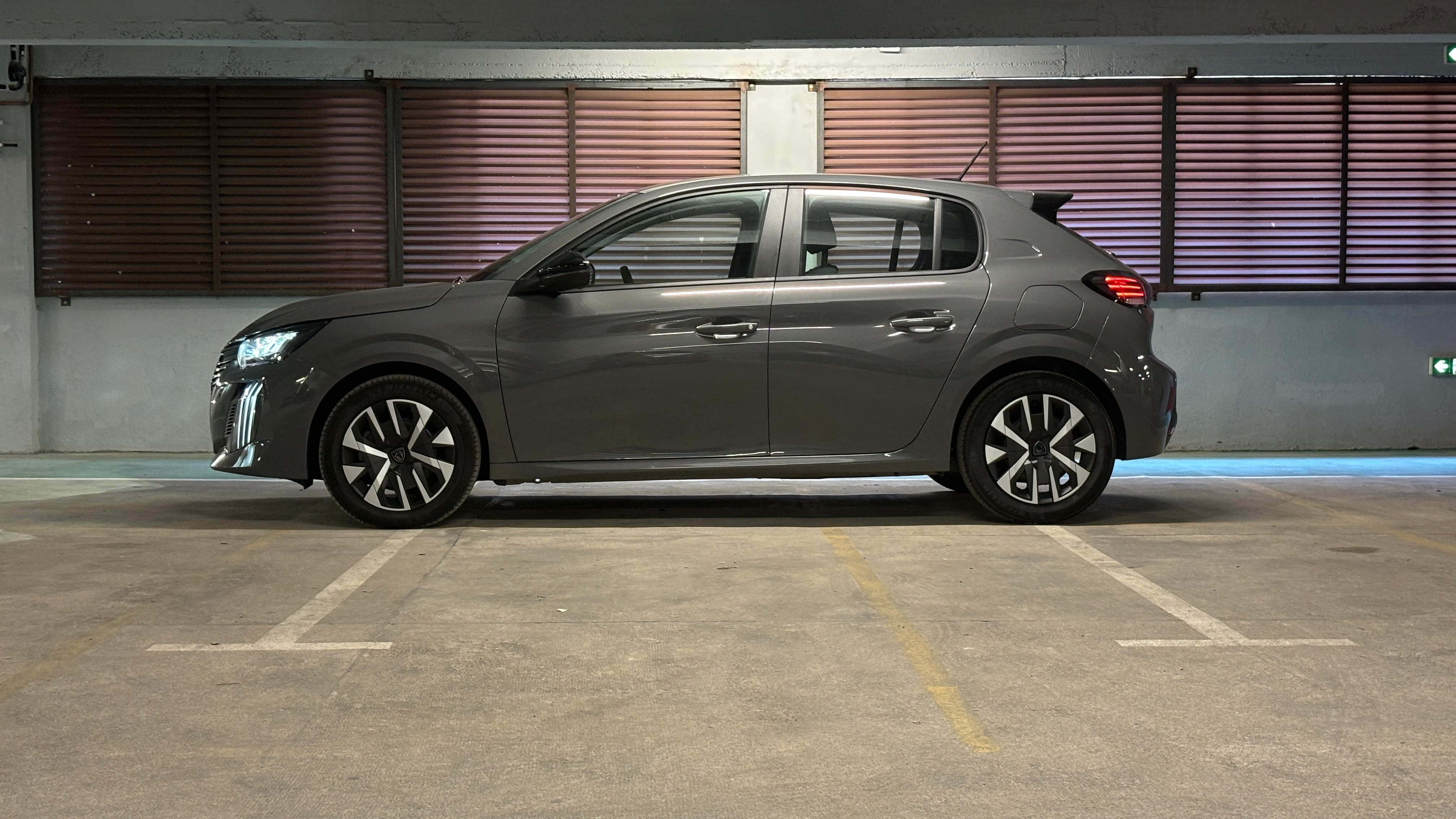 Peugeot 208, 2024, Essence 98, automatique