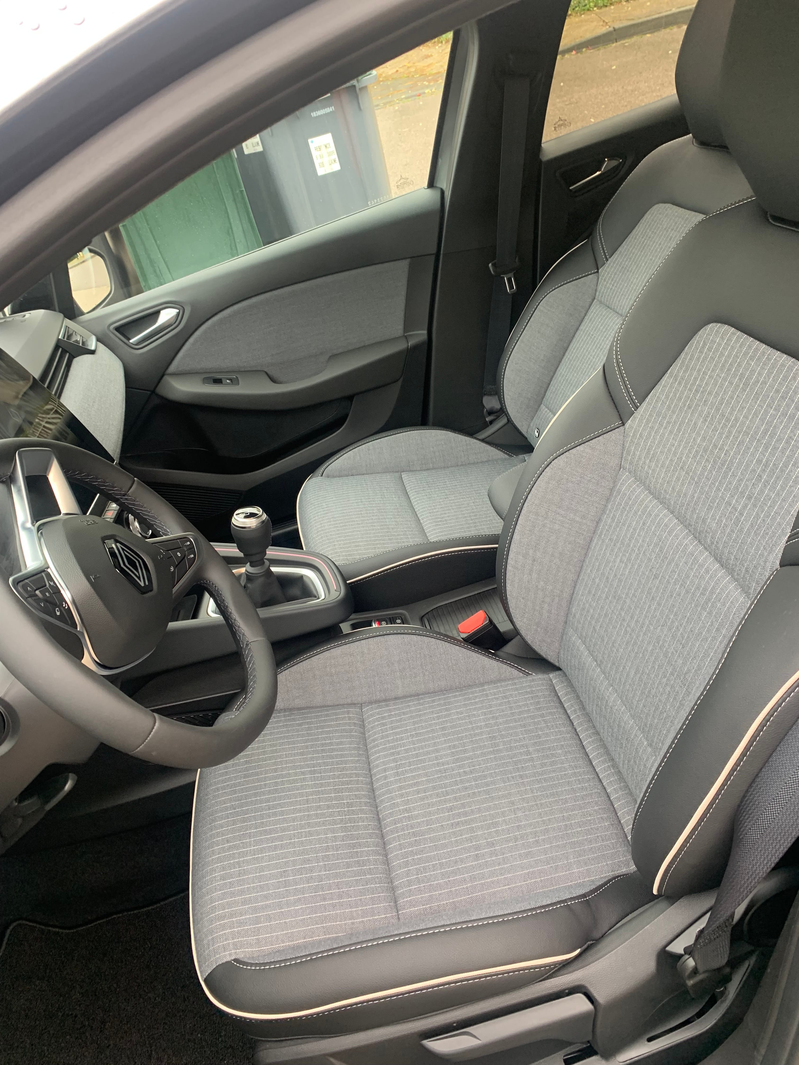 Renault Clio E-tech avec Audio Bluetooth
