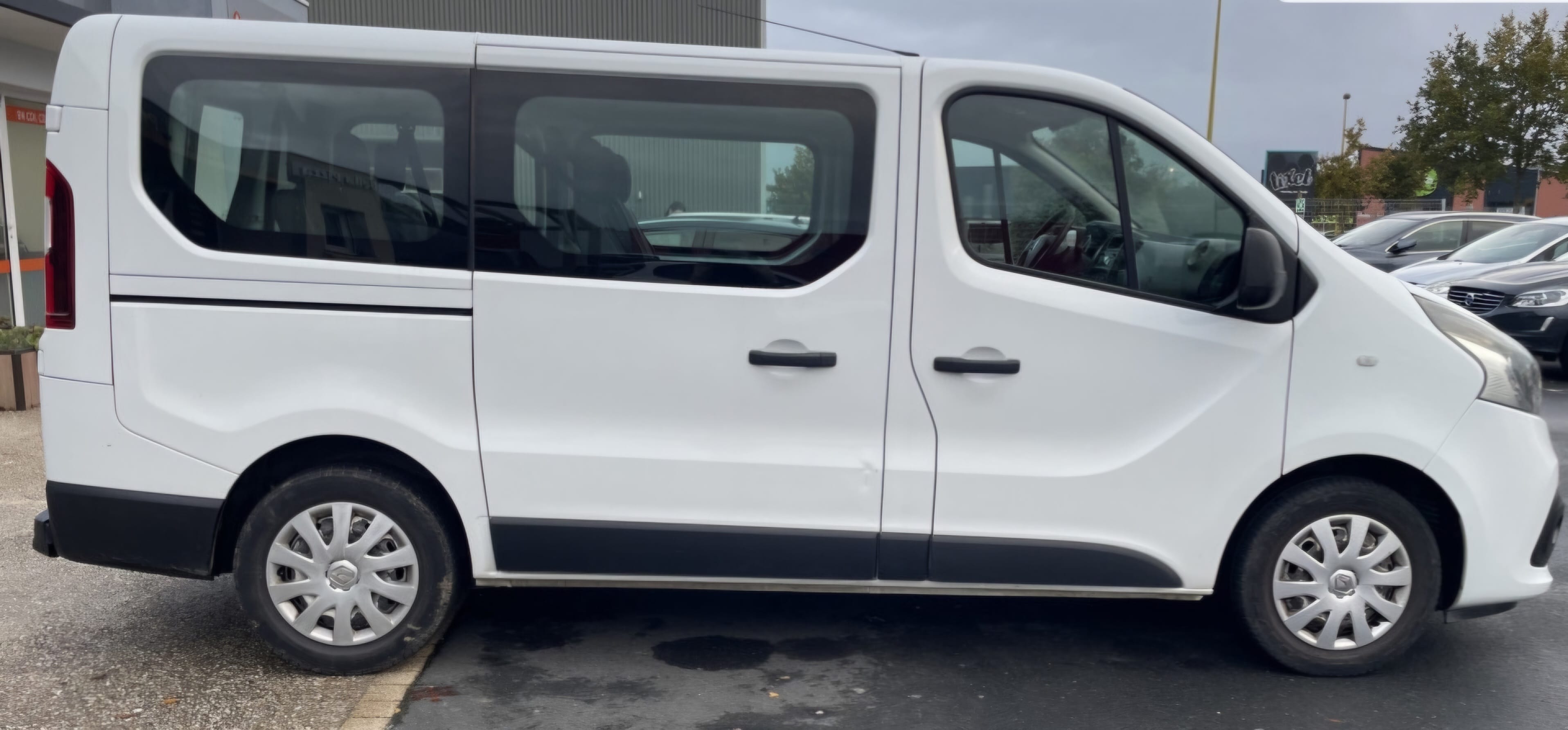 Renault Trafic Passenger avec Accessible fauteuil roulant