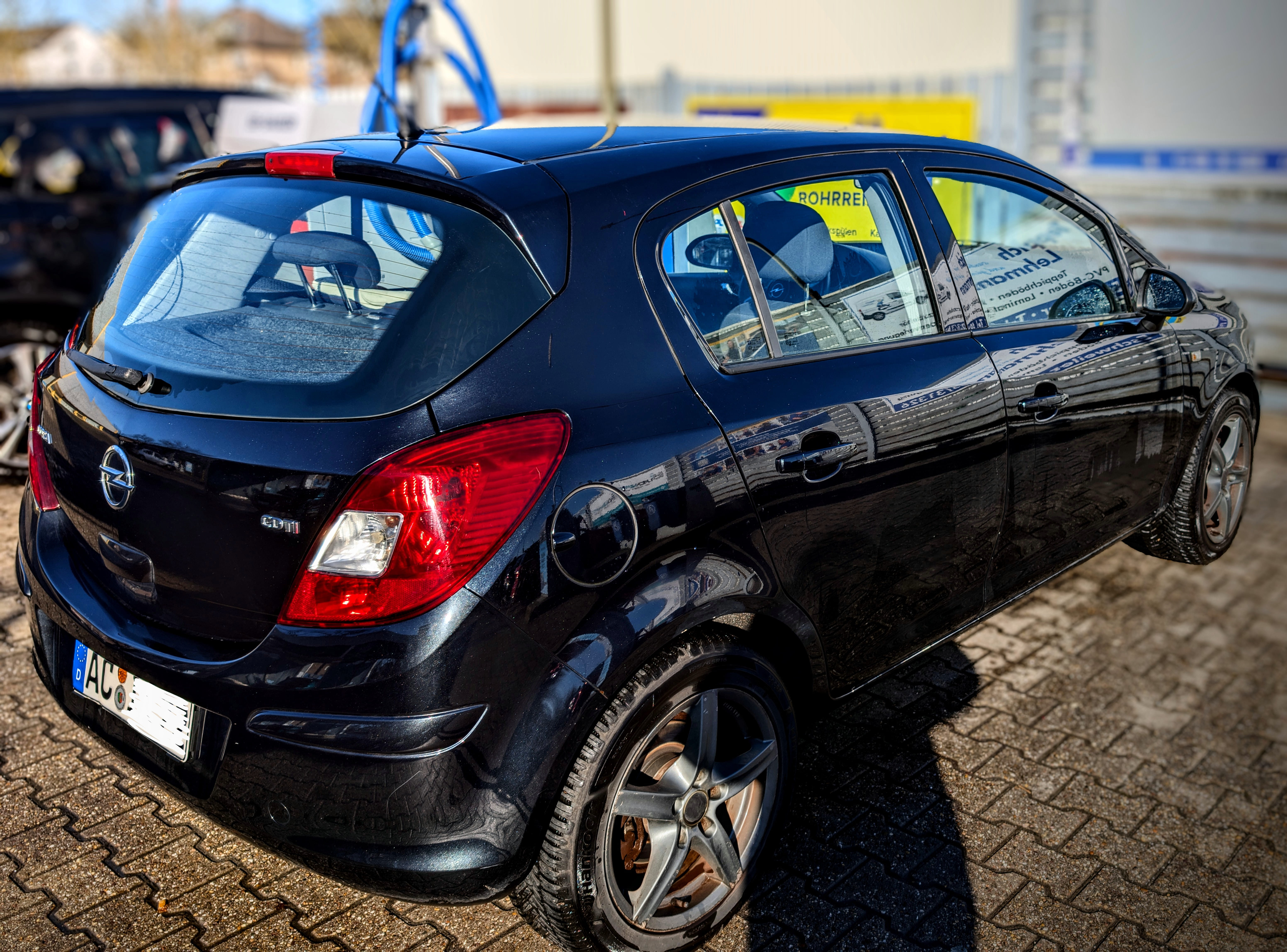 Opel Corsa 1.7 CDTI (hohe Leistung beim niedriger Spritverbrauch), 130 PS mit Klimaanlage