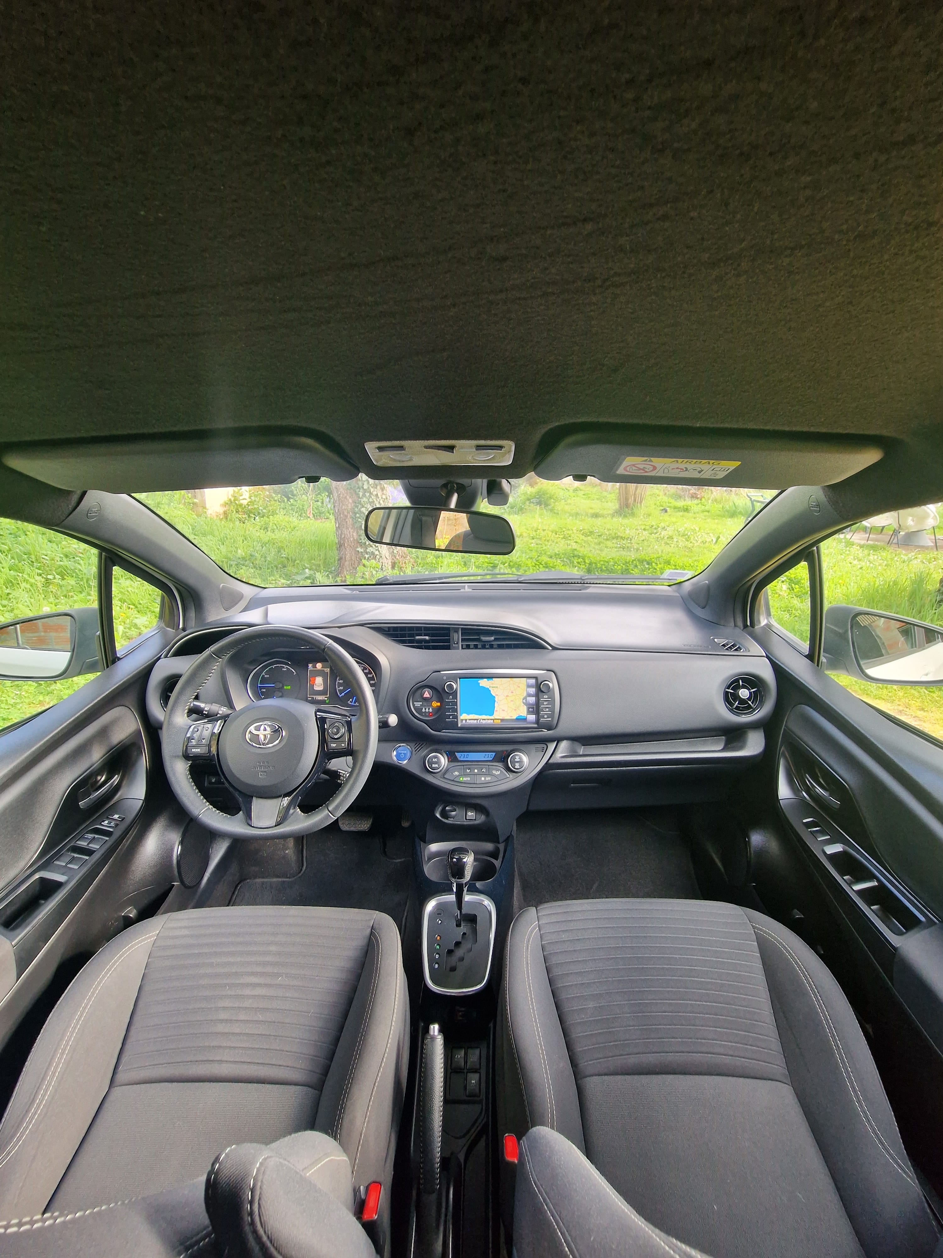 Toyota Yaris Hybride avec GPS