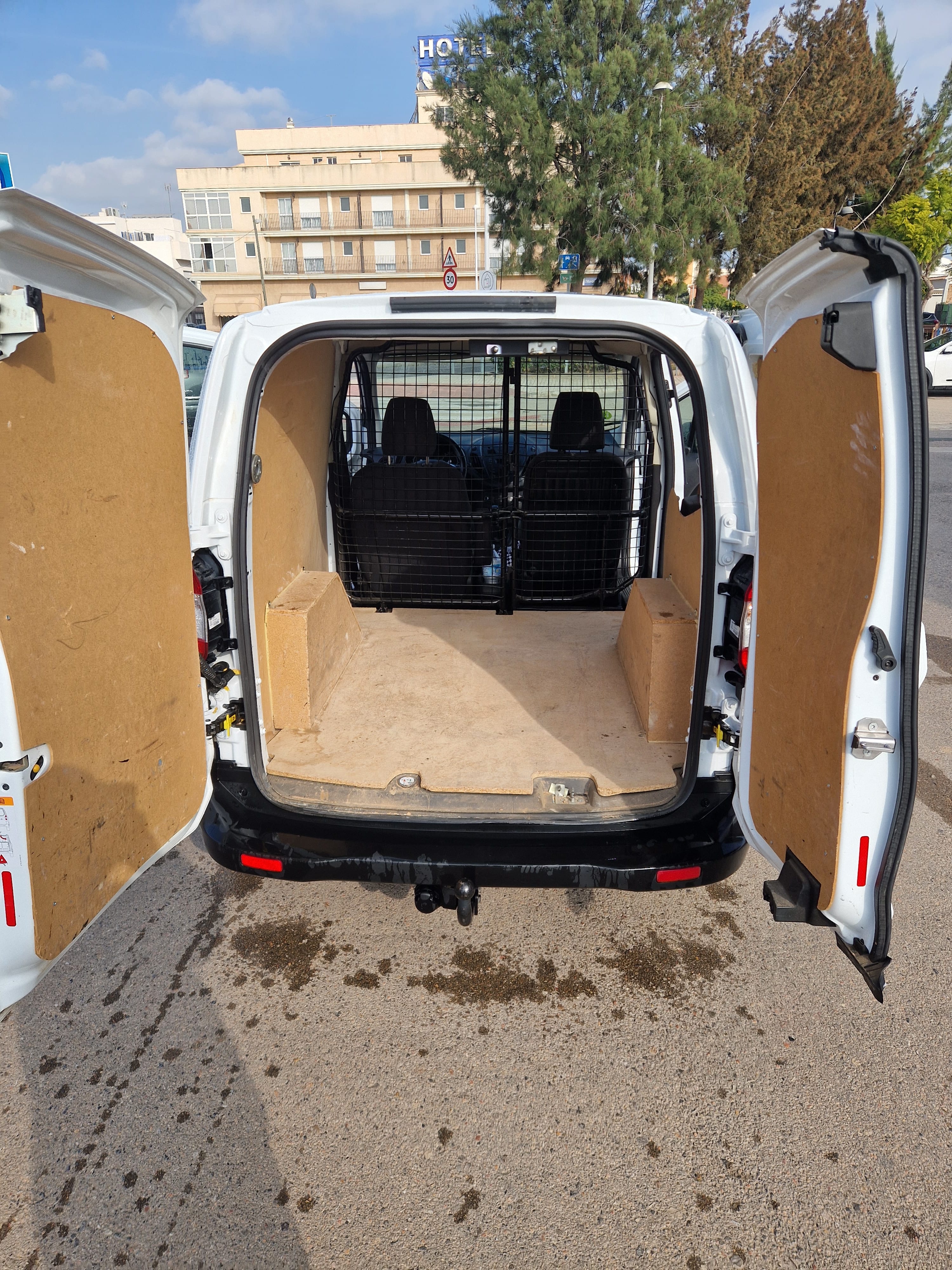 Ford Transit Courier Furgoneta con Audio Bluetooth