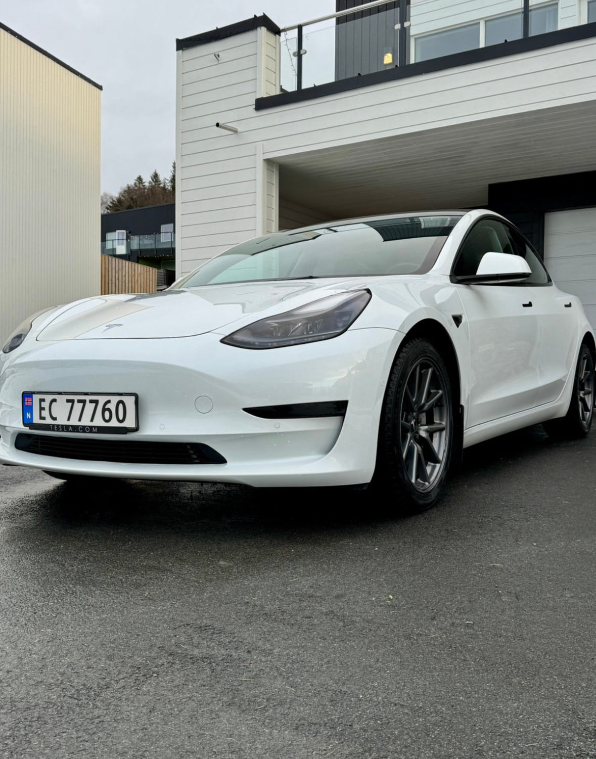 Tesla Model 3 med Babysete