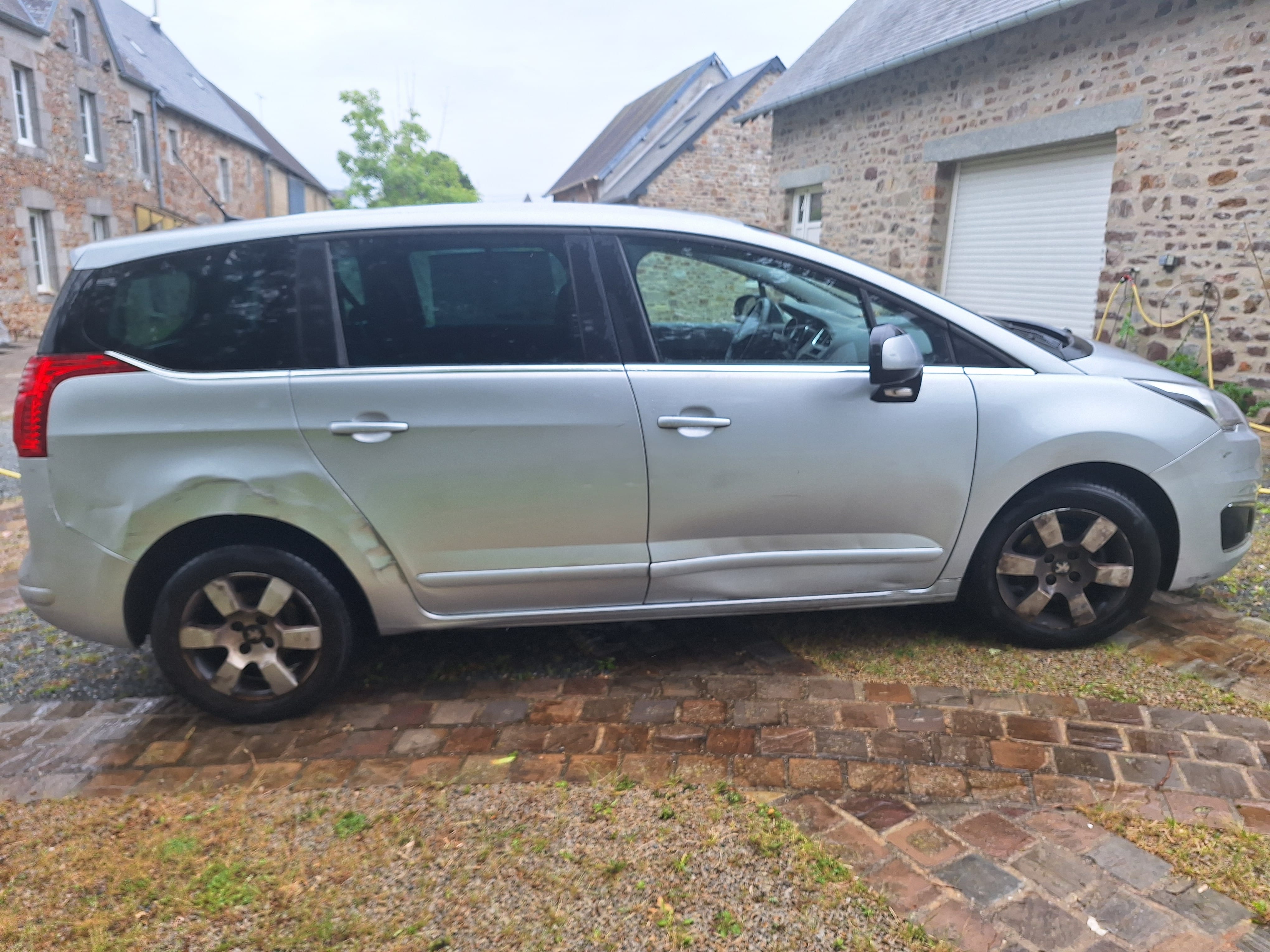 Peugeot 5008 avec Climatisation