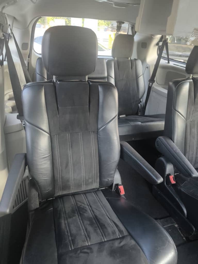 Lancia Voyager 2.8 with Baby seat