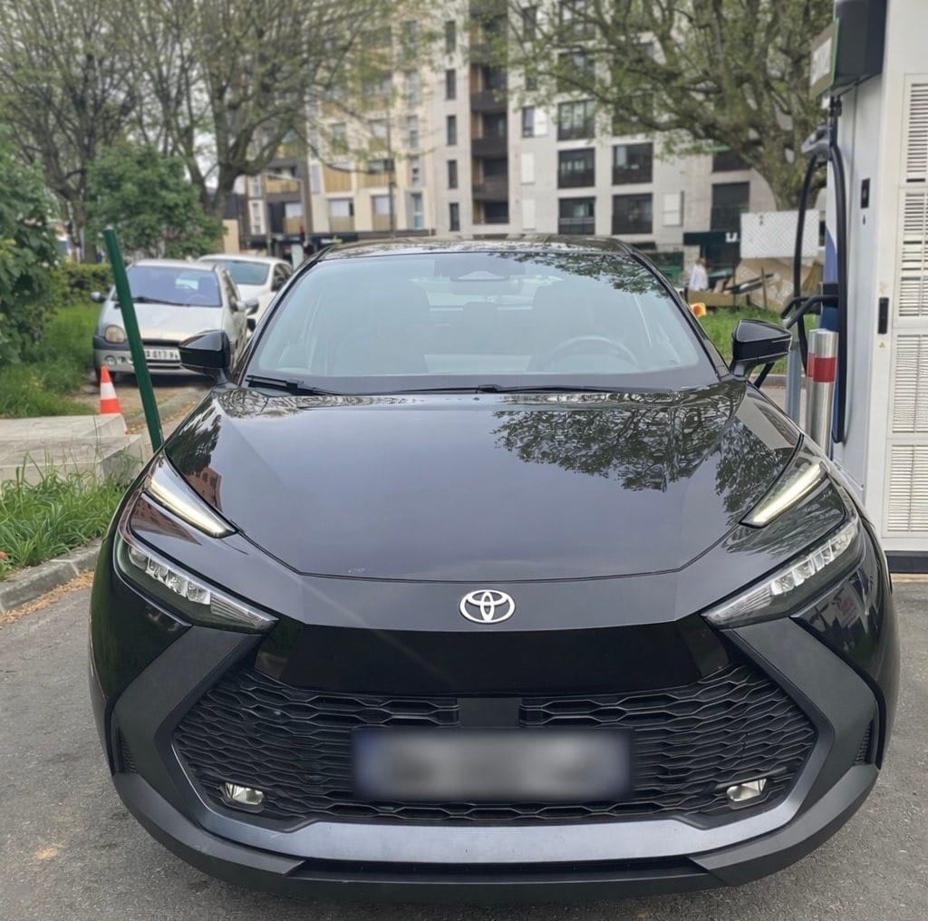 Toyota C-HR, 2024, Essence 95 / Électrique (hybride), automatique