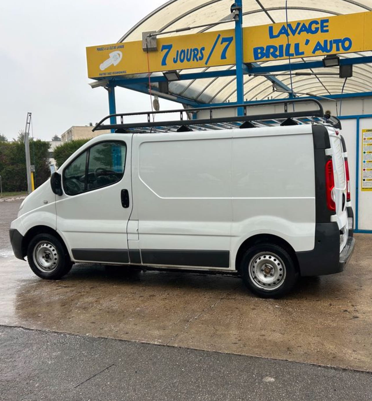 Renault Trafic 6m3 Galerie de toit à bas prix avec Climatisation