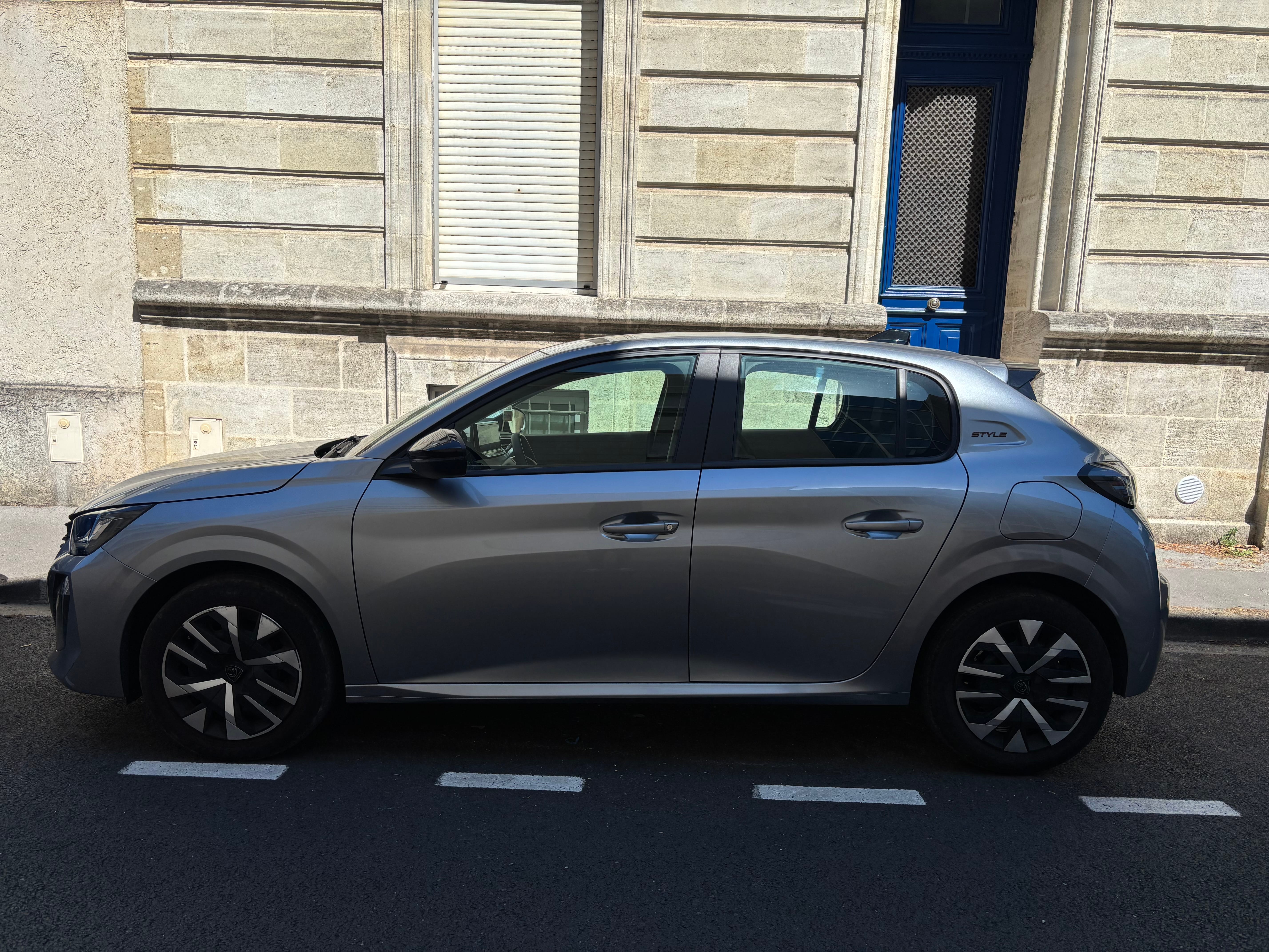 Peugeot 208 avec GPS