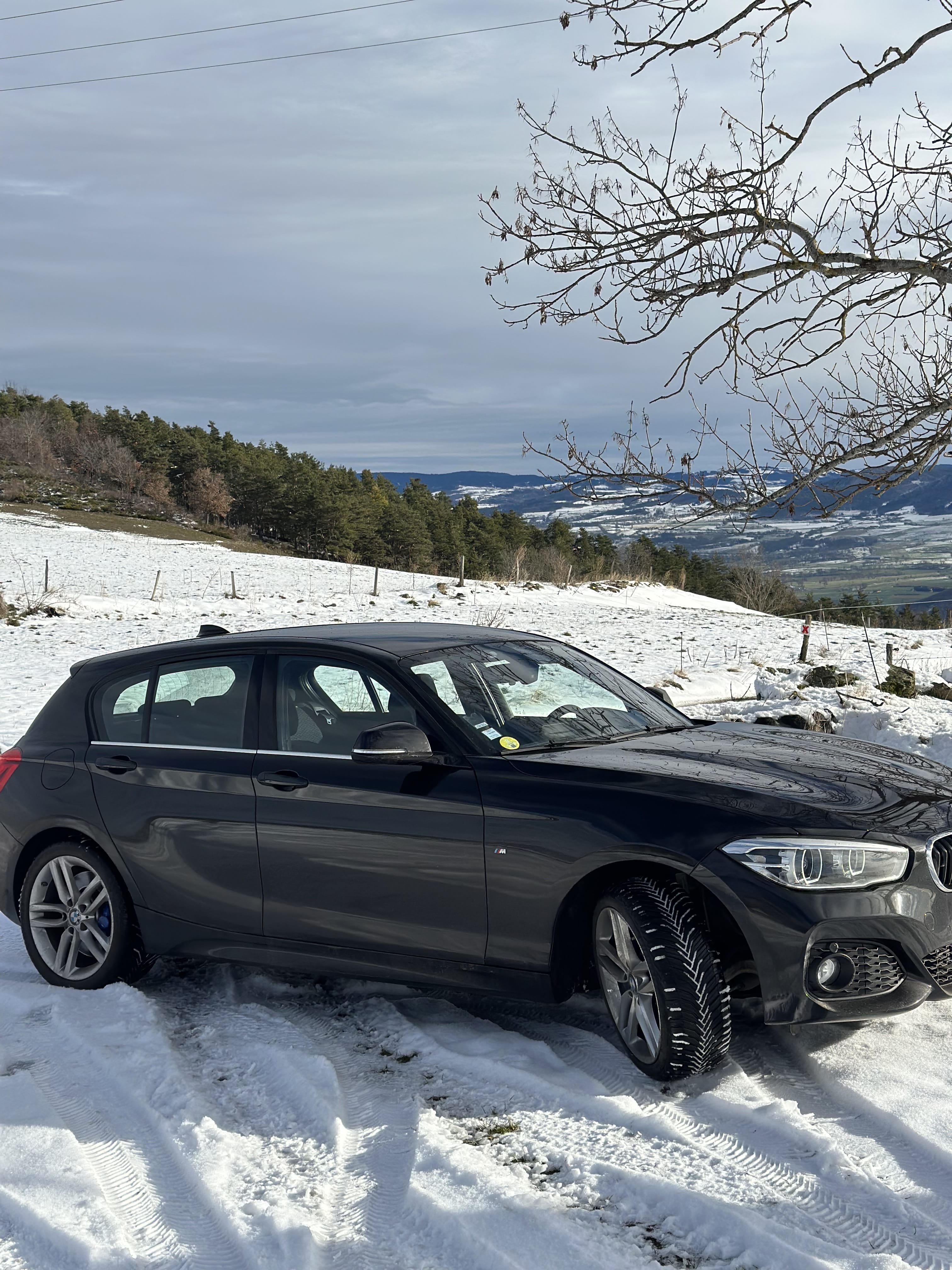 BMW Série 1 M Sport avec Pneus neige