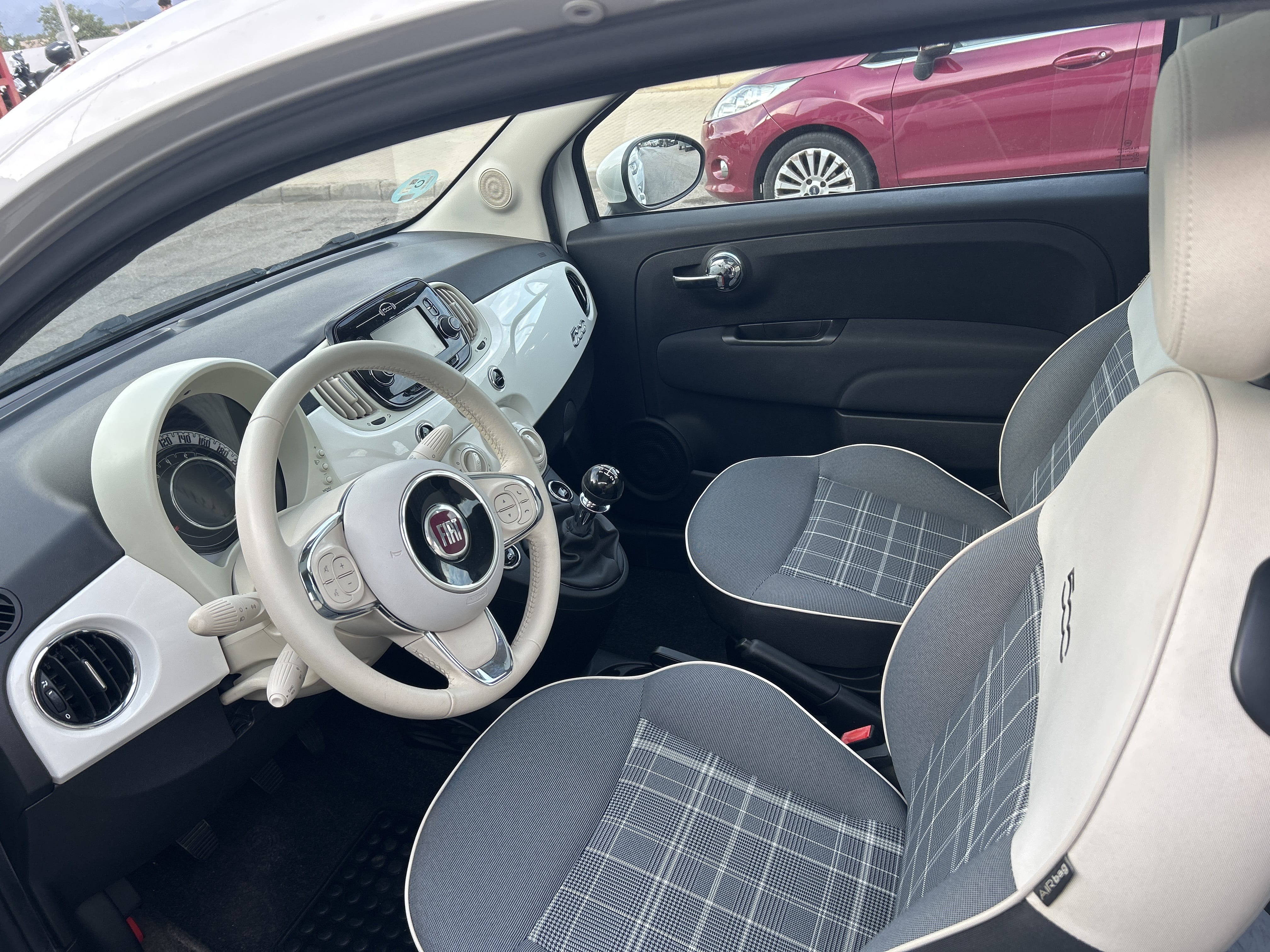 Fiat 500 med Lydinngang