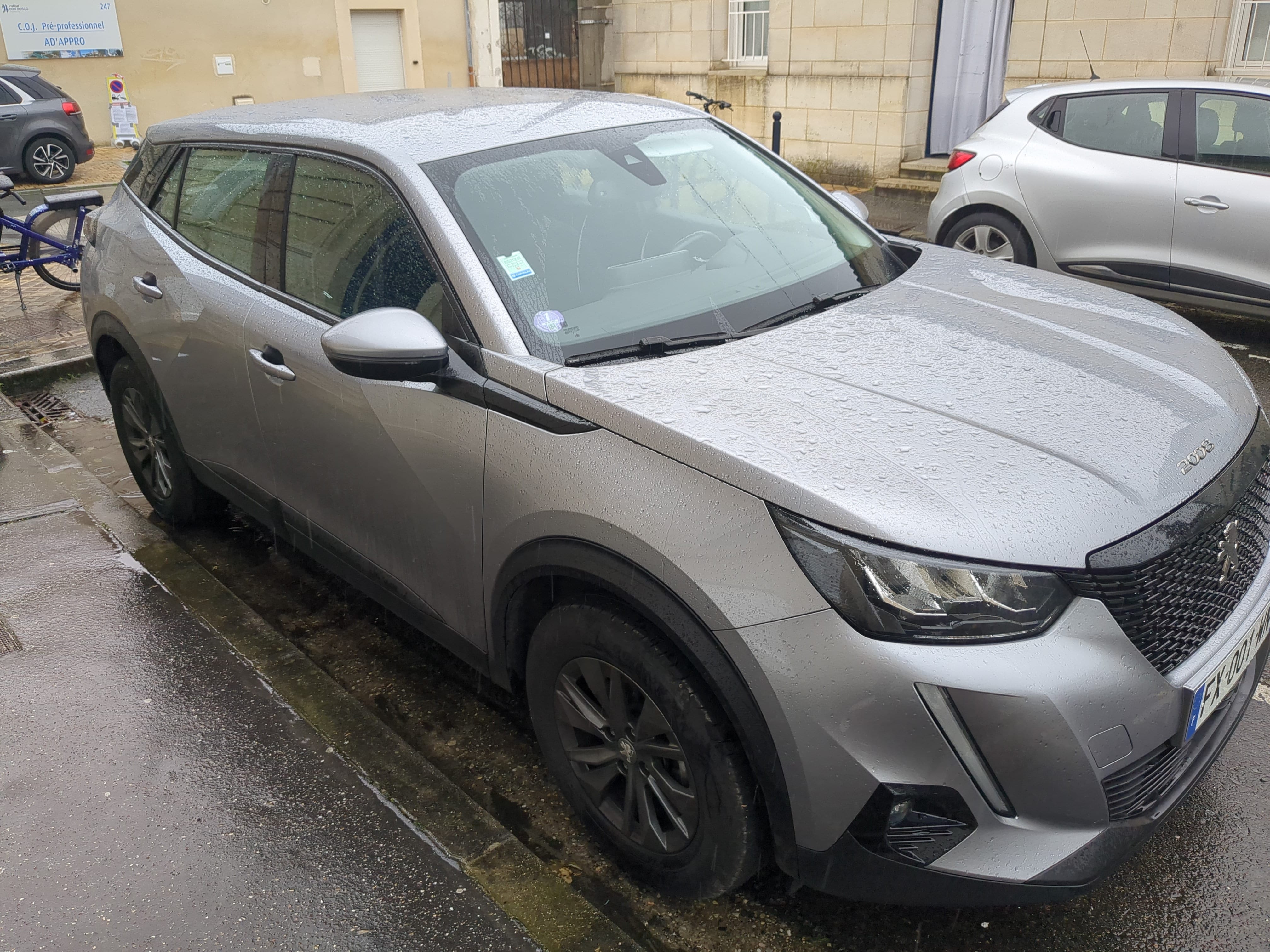 Peugeot 2008, 2021, Essence 95, automatique
