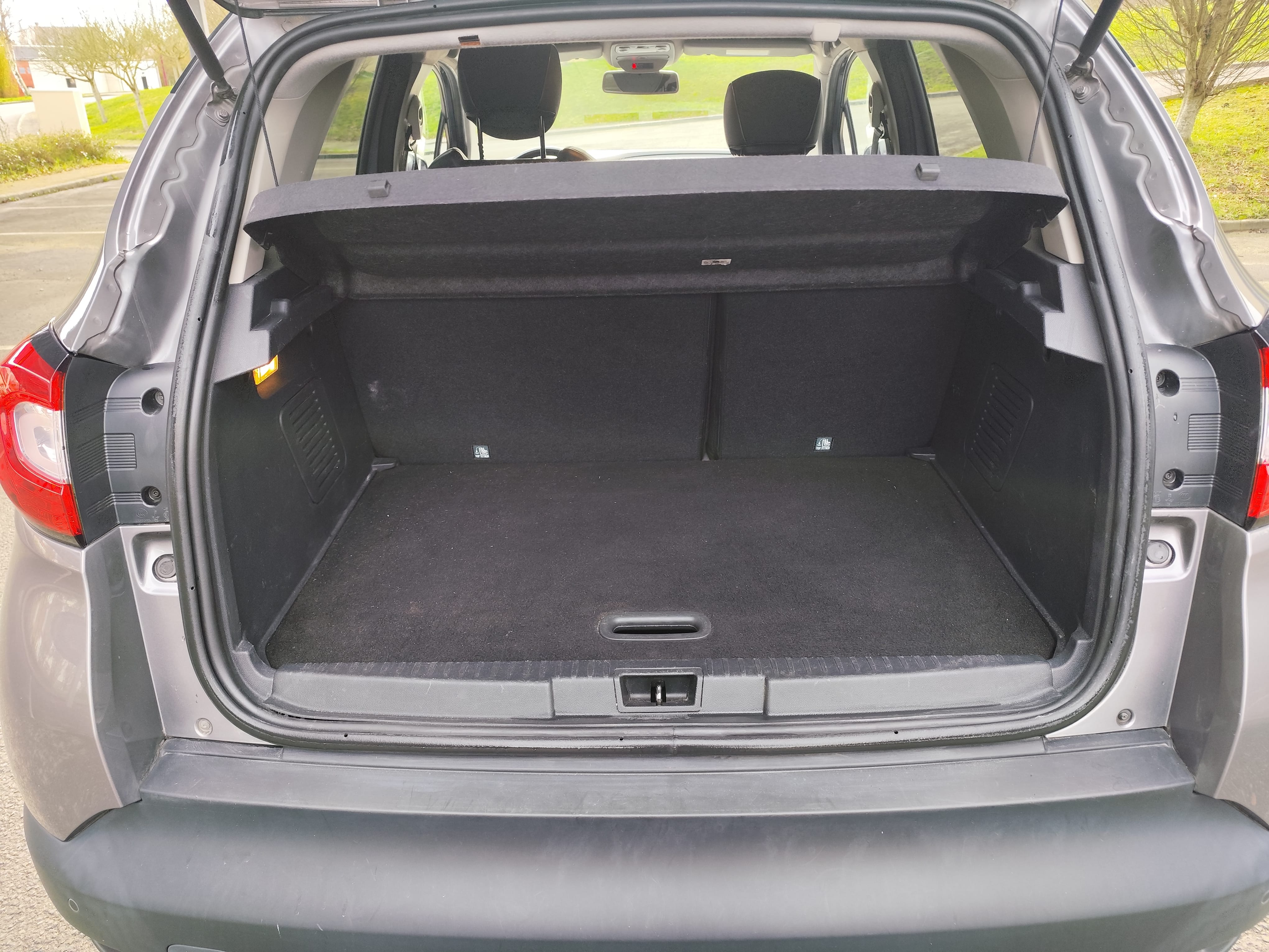 Renault Captur Essence proche gare 24/24 avec Entrée audio / iPod