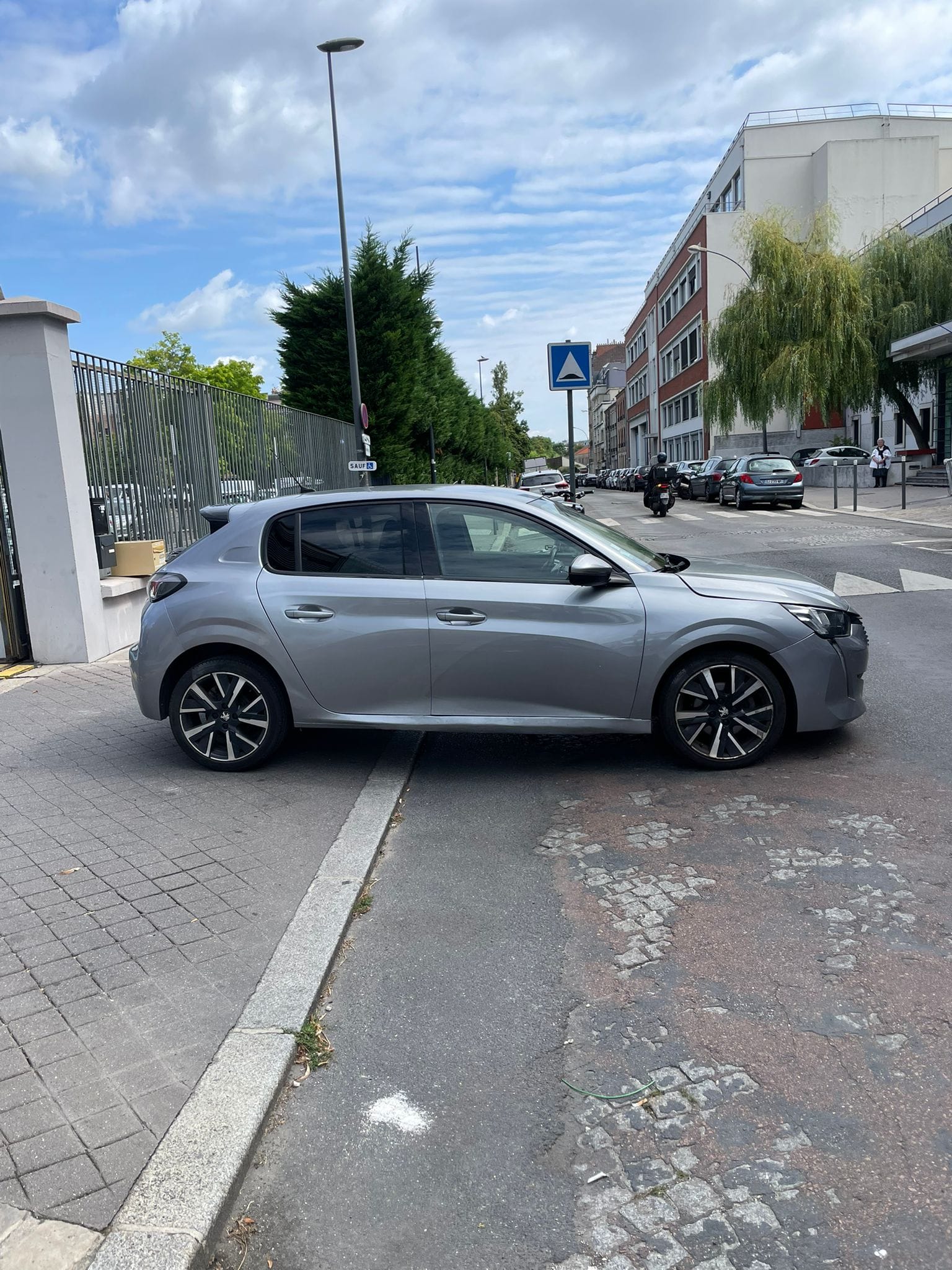 Peugeot 208 avec Climatisation