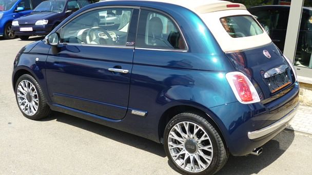 Fiat 500 C Louez la Fiat 500 Cabriolet – Élégance, Maniabilité et Plaisir de Conduite ! avec Entrée audio / iPod