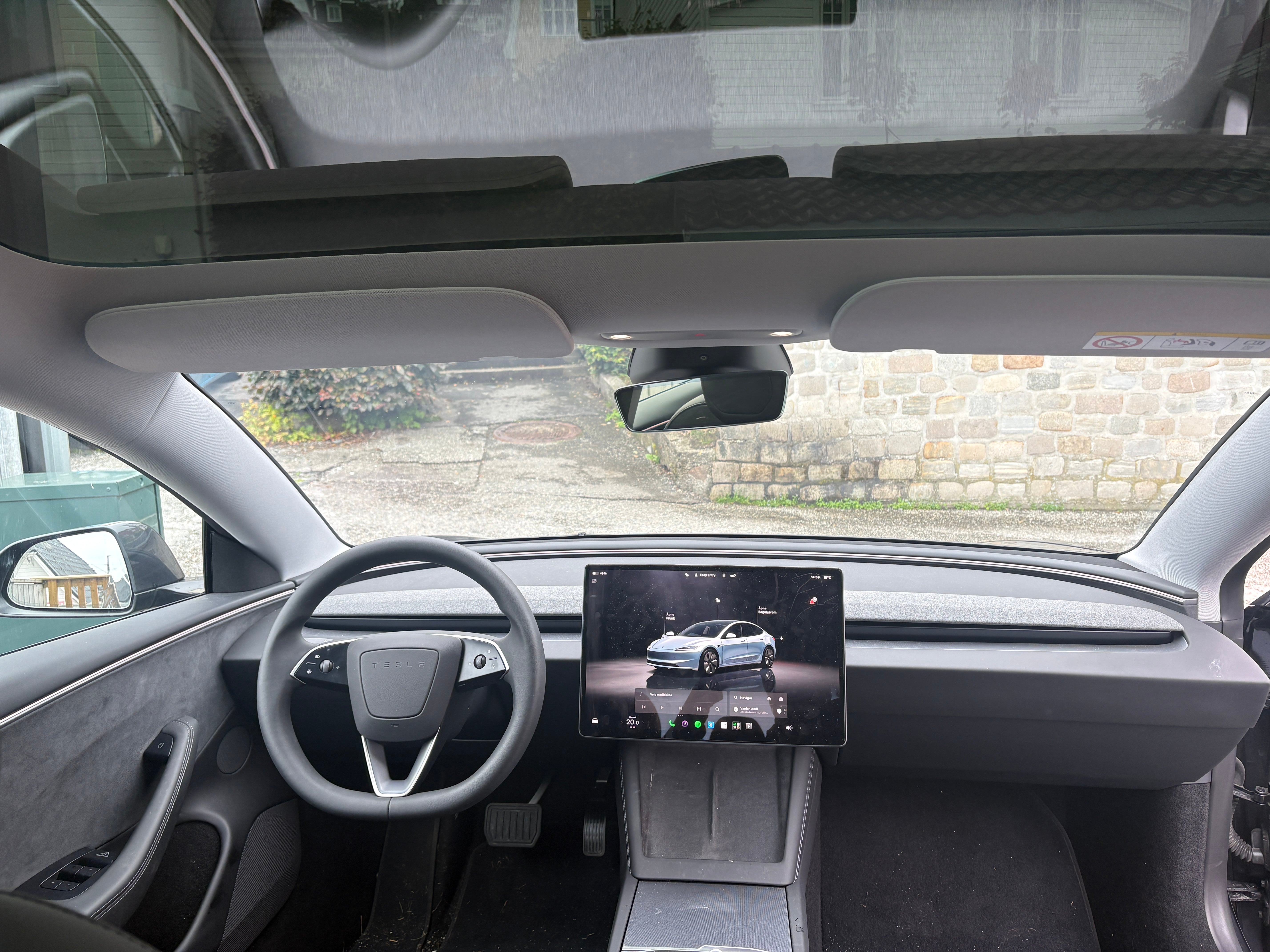 Tesla Model 3 med GPS