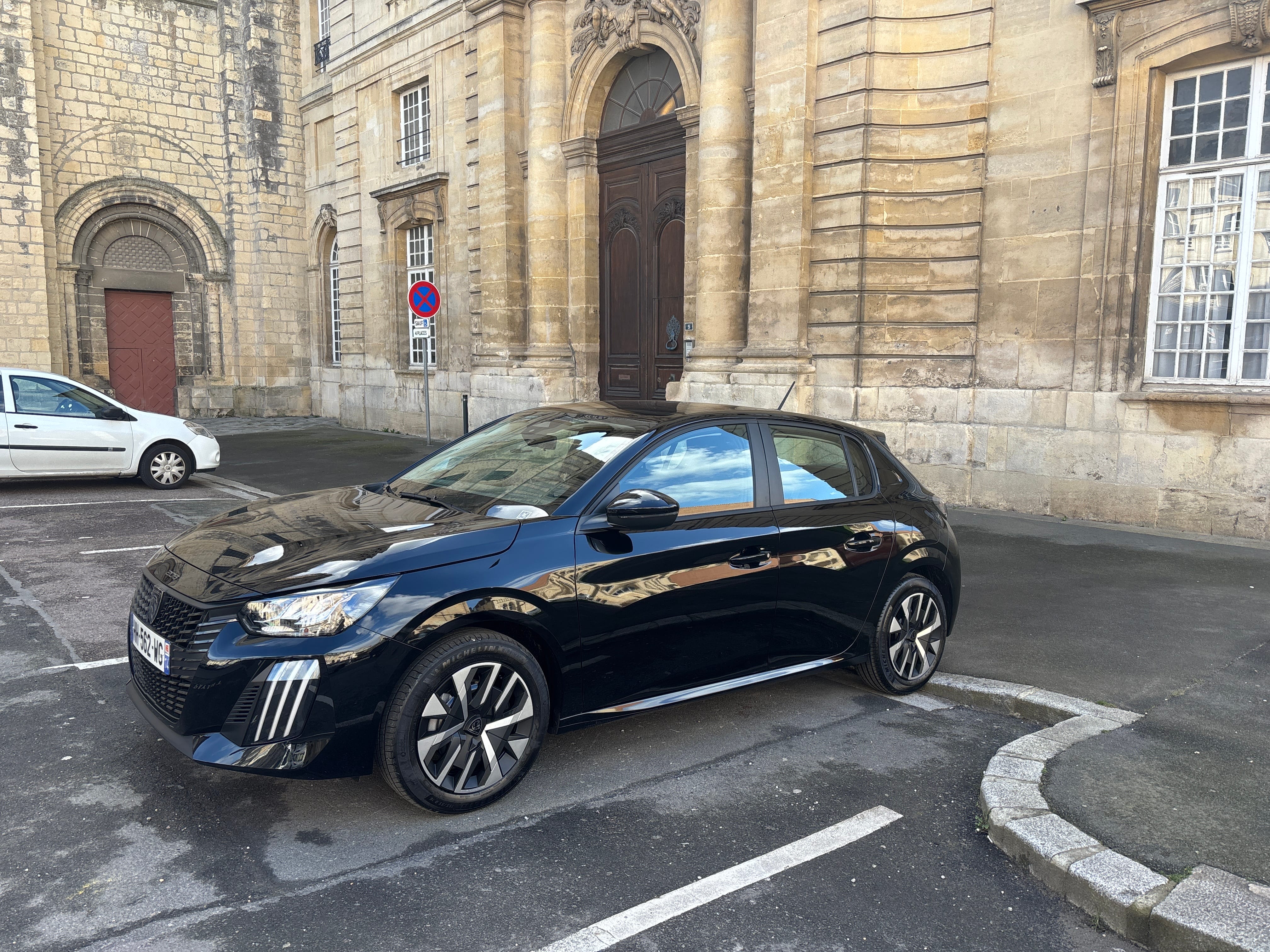 Peugeot 208, 2026, Essence 95