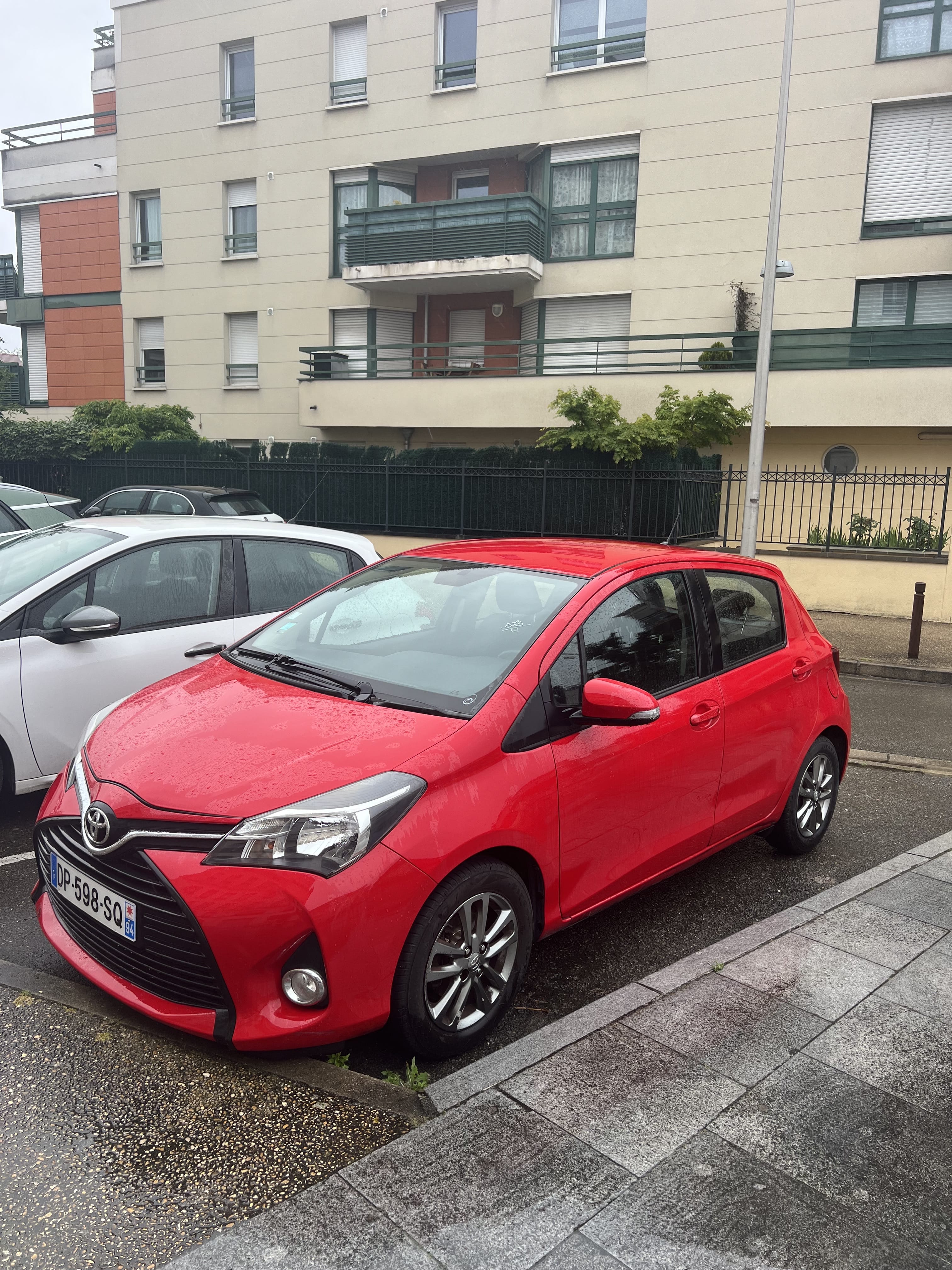 Toyota Yaris avec Autoradio