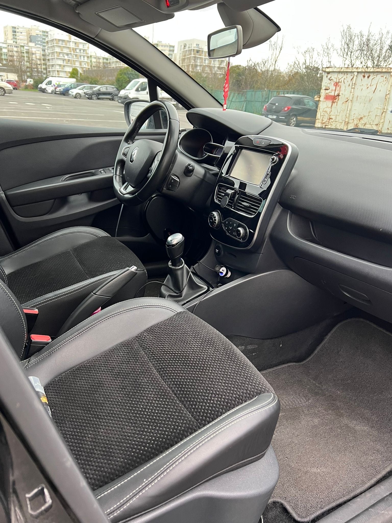 Renault Clio avec Entrée audio / iPod