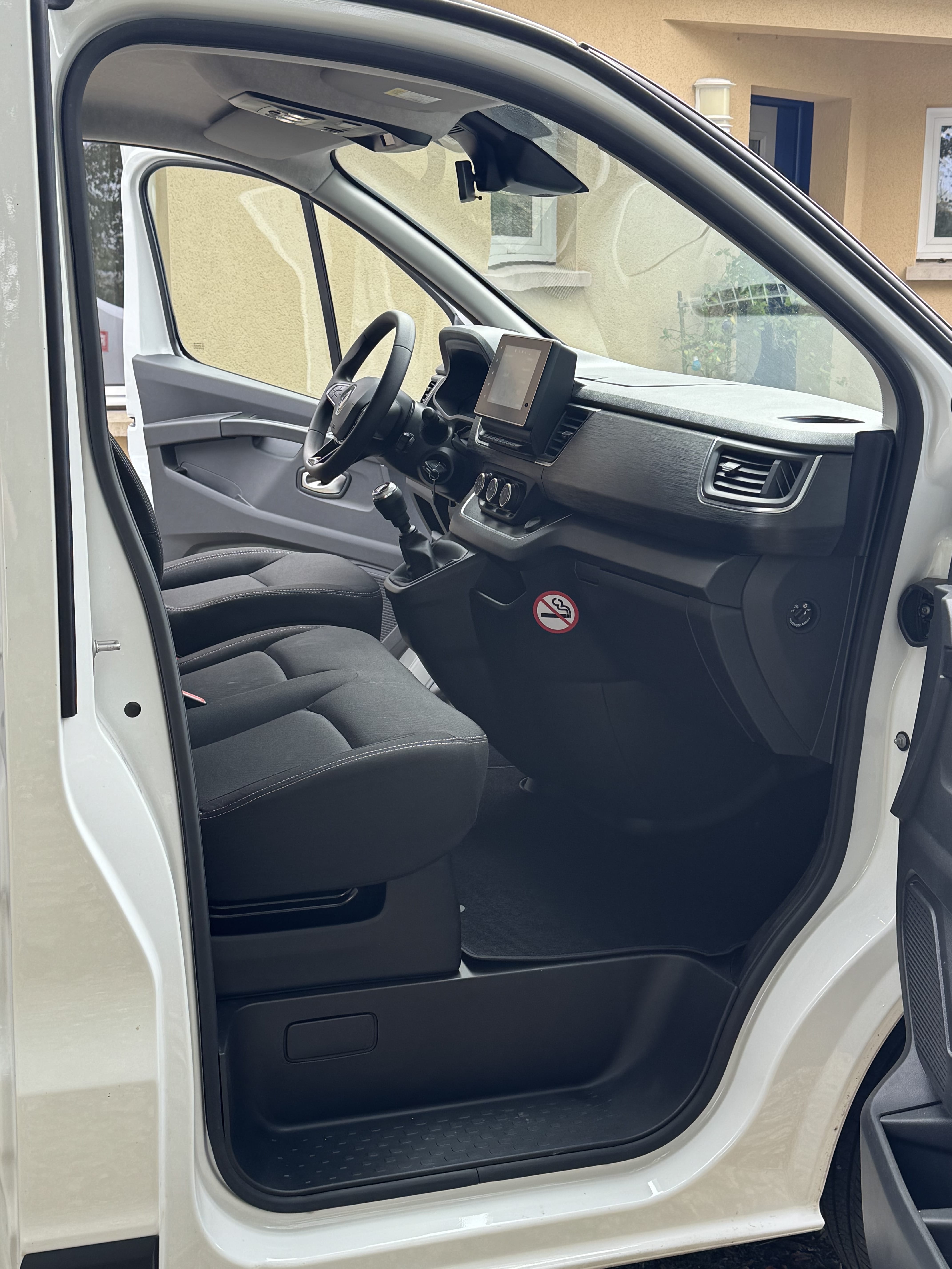 Renault Trafic Passenger Minibus 9 places avec Entrée audio / iPod