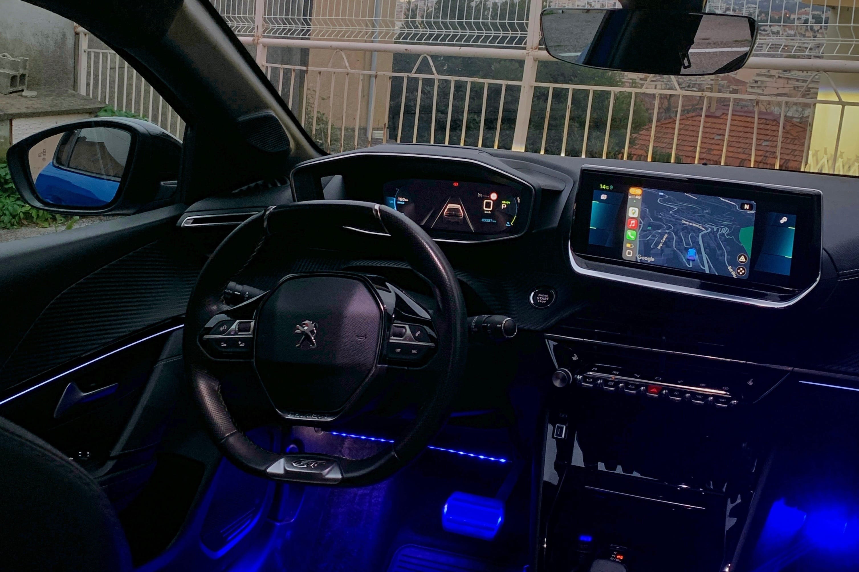 Peugeot 208 GT Line avec Siège bébé