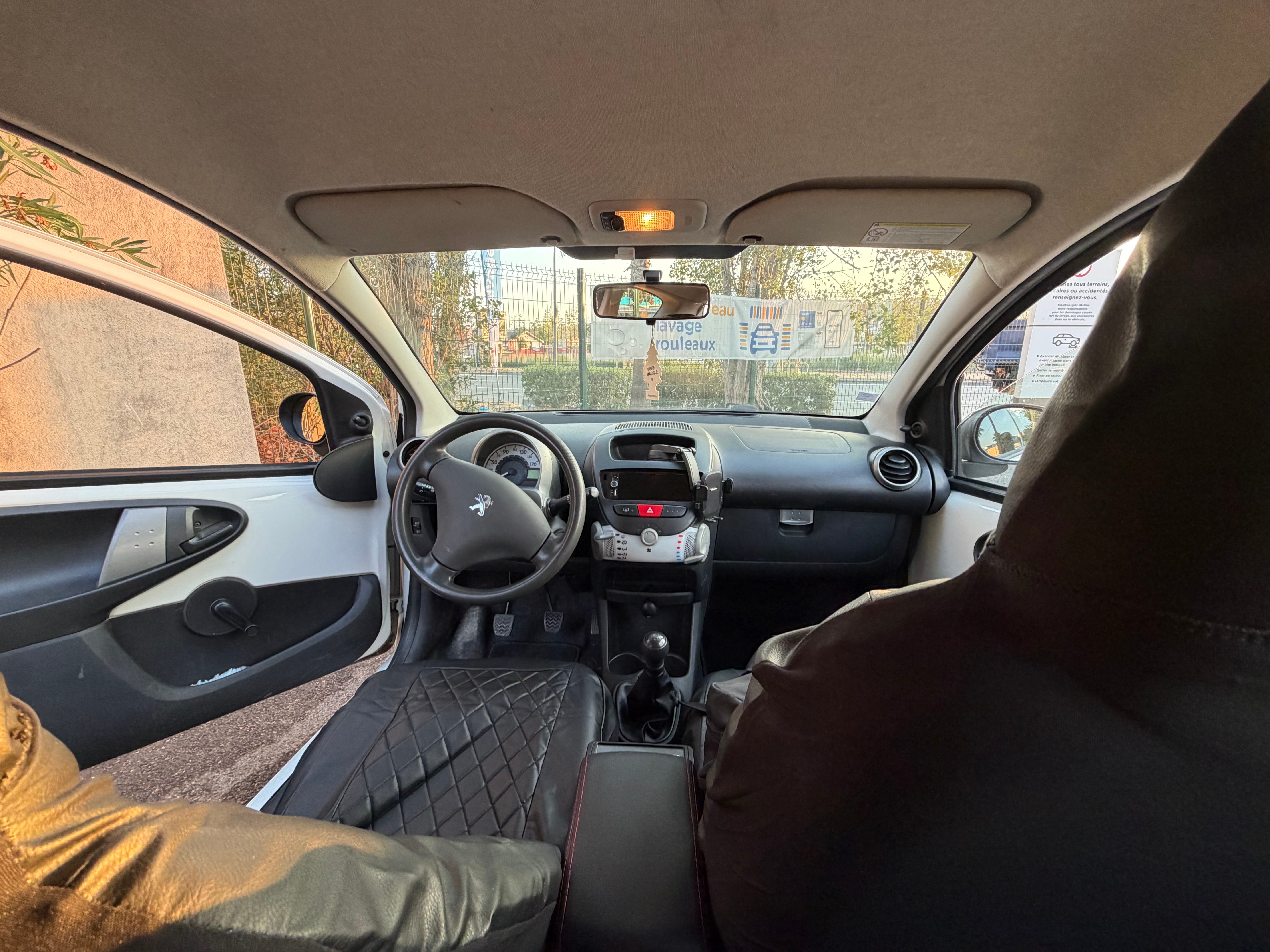 Peugeot 107 avec Apple CarPlay