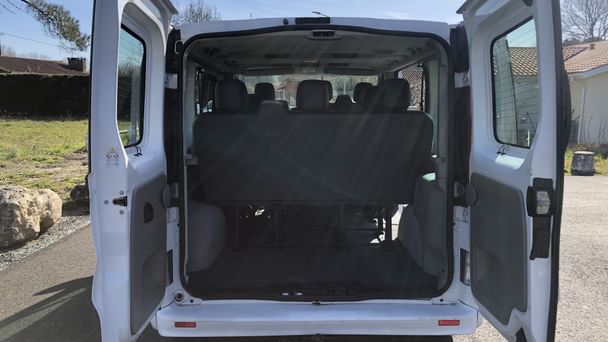 Renault Trafic Passenger 9 Places / Pessac & Aéroport de Bordeaux avec Chaines